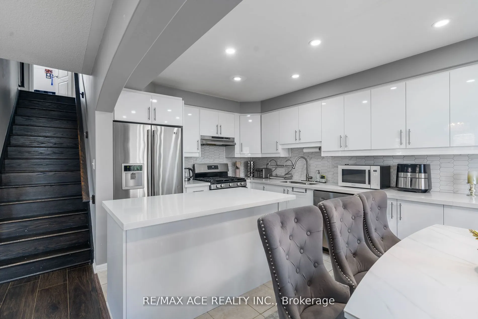 22 Apple Valley Way