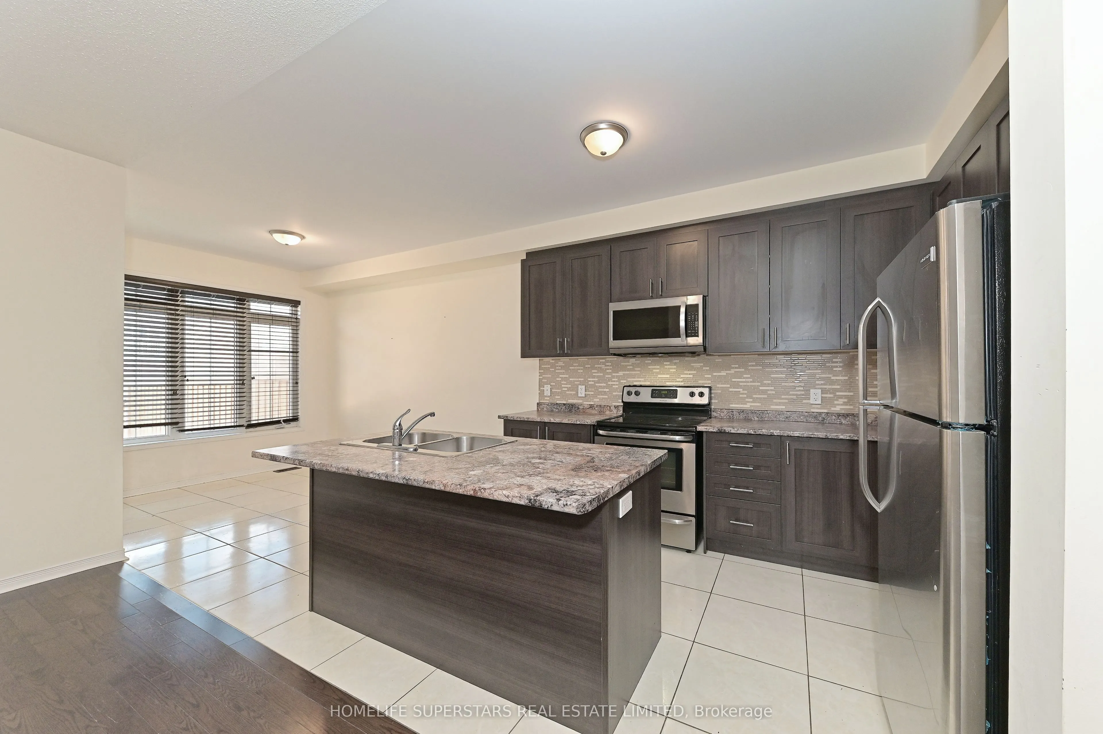 9 Yellowknife Road