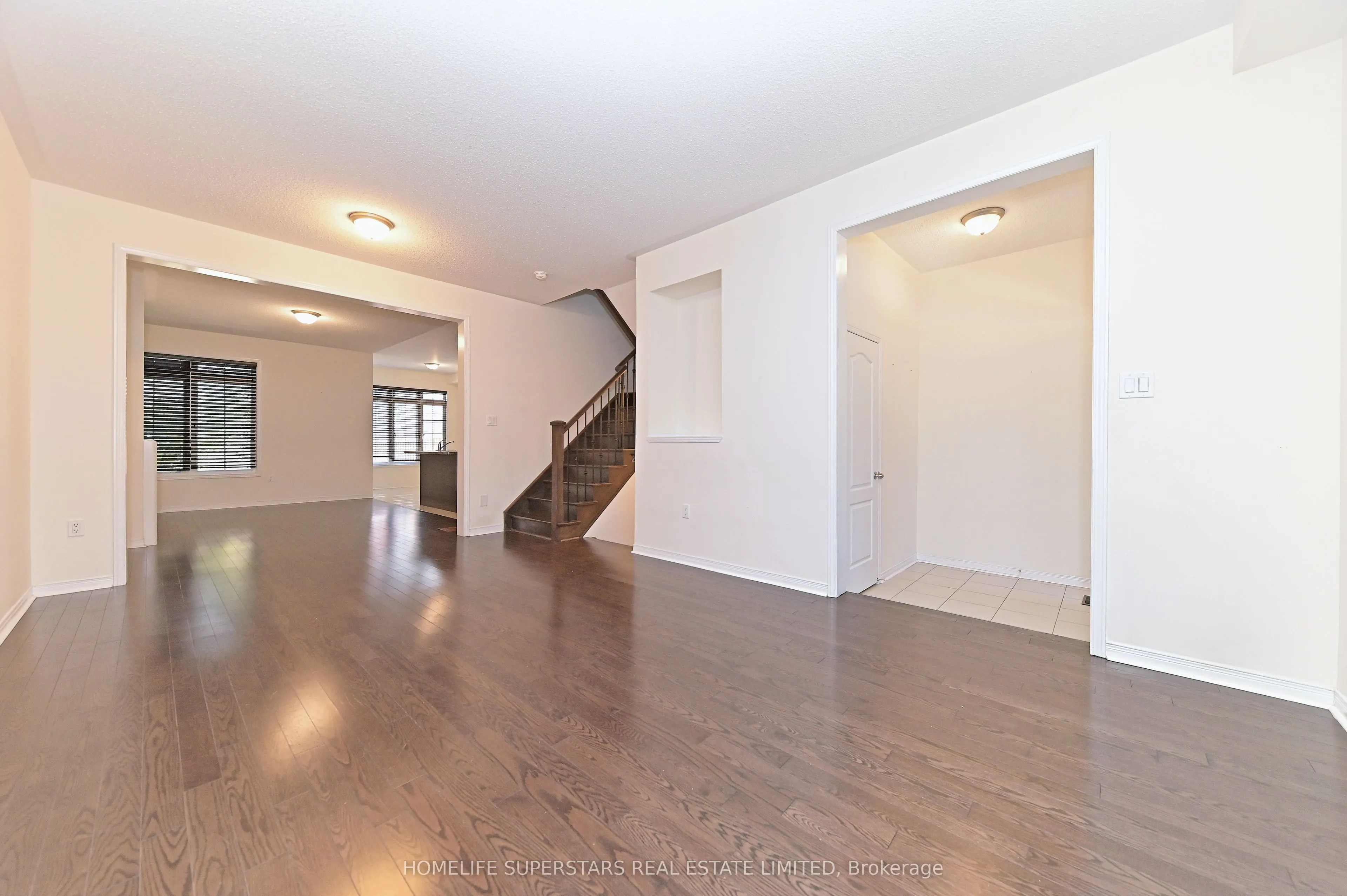 9 Yellowknife Road