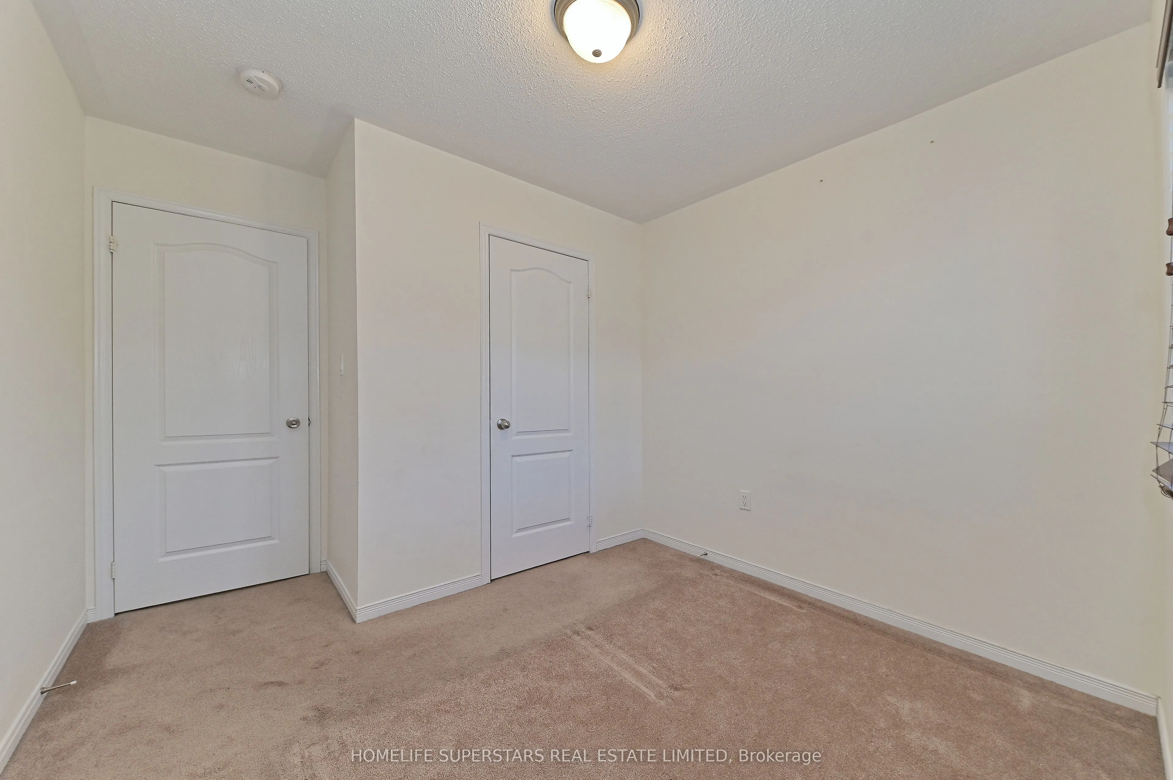 9 Yellowknife Road