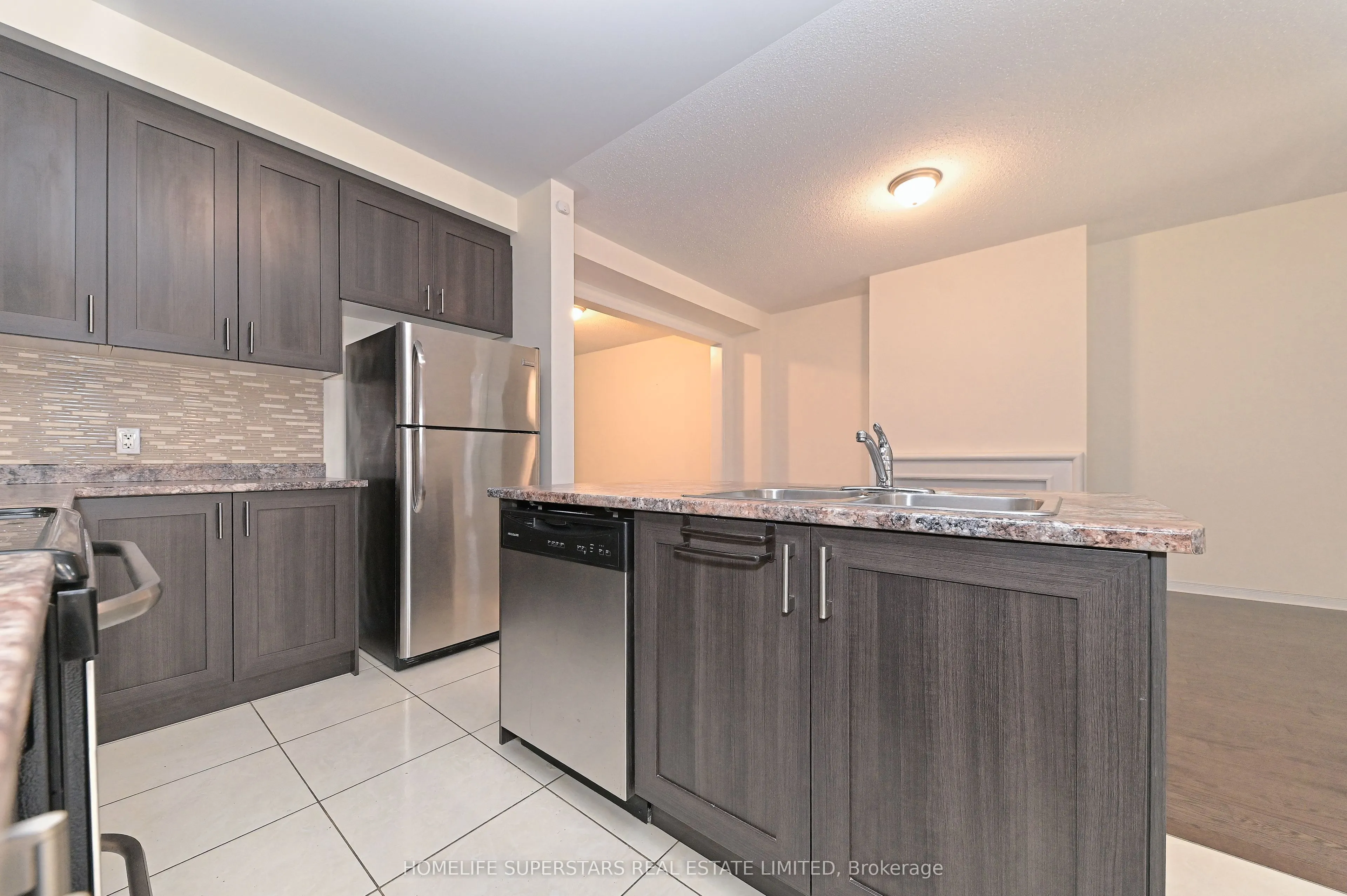 9 Yellowknife Road