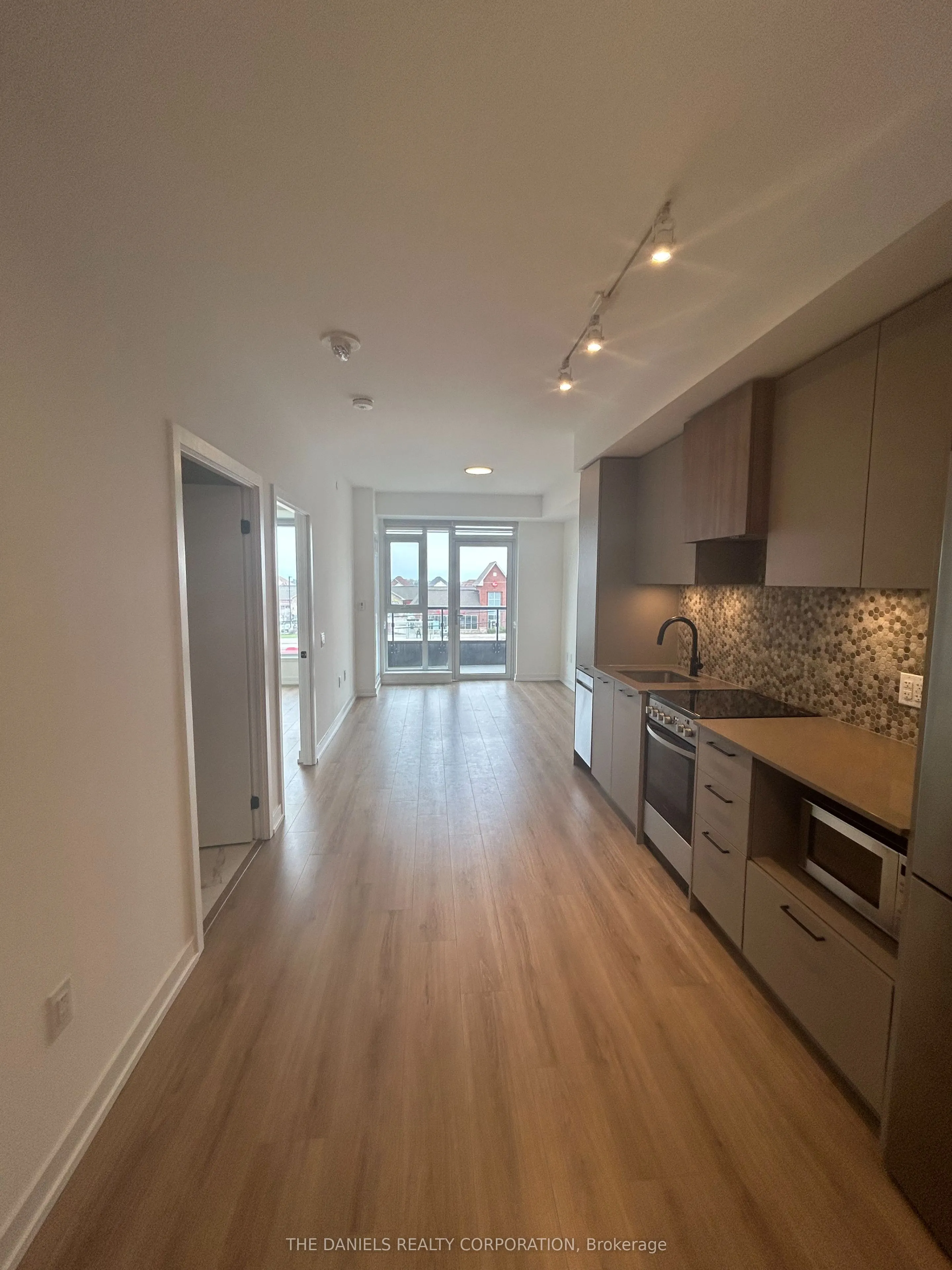 10 Lagerfeld Drive, #208