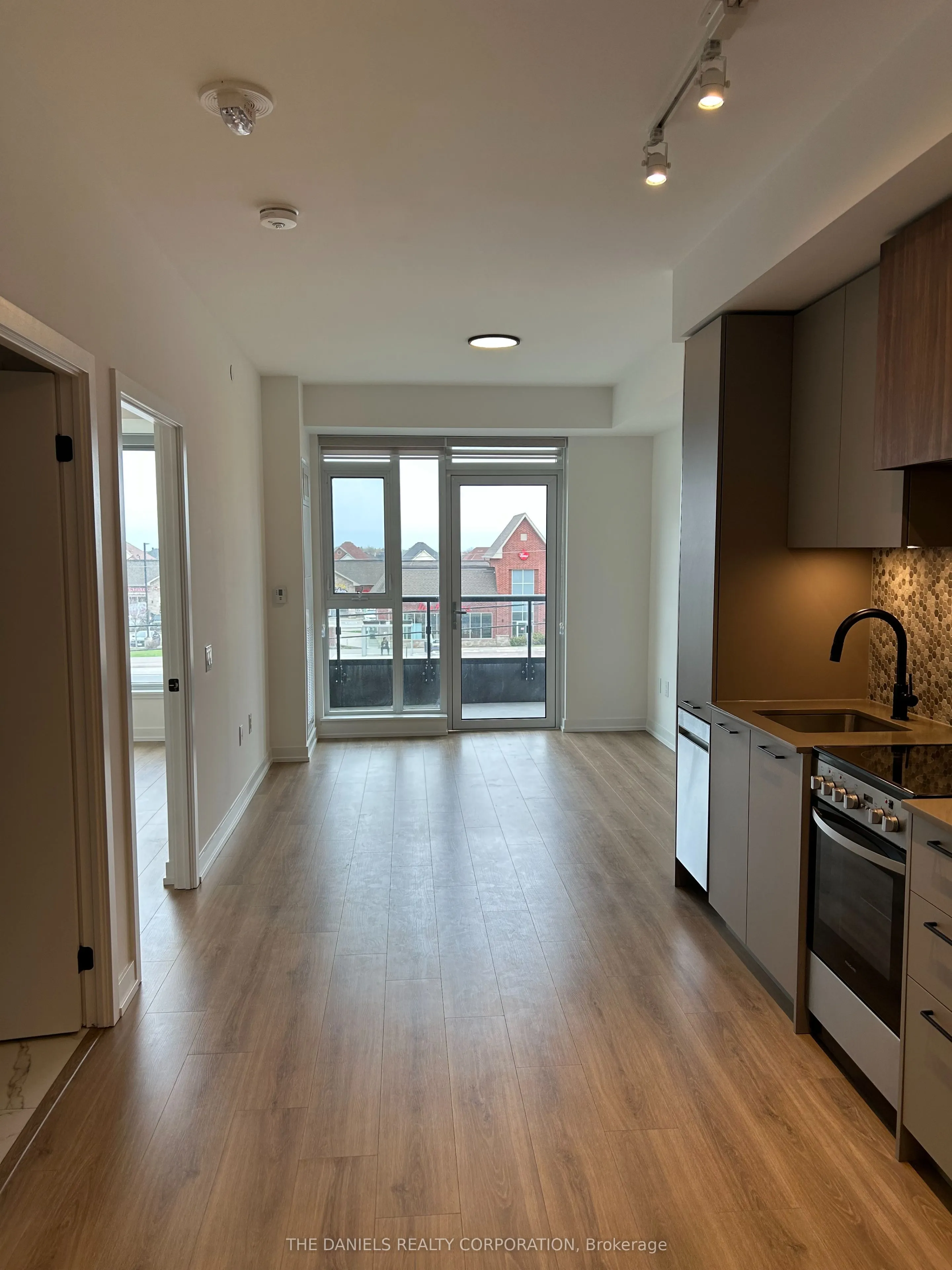 10 Lagerfeld Drive, #208