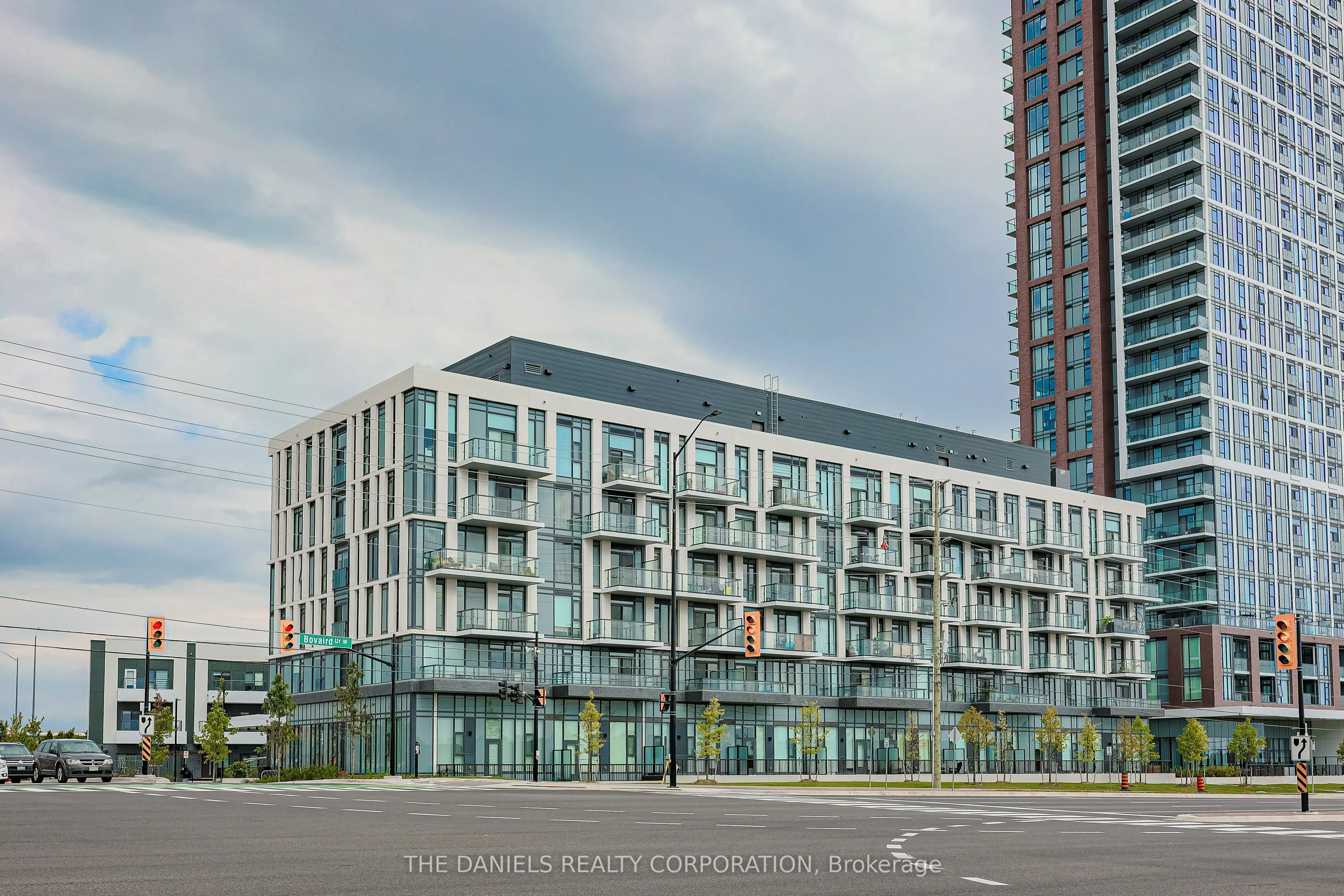 10 Lagerfeld Drive, #208