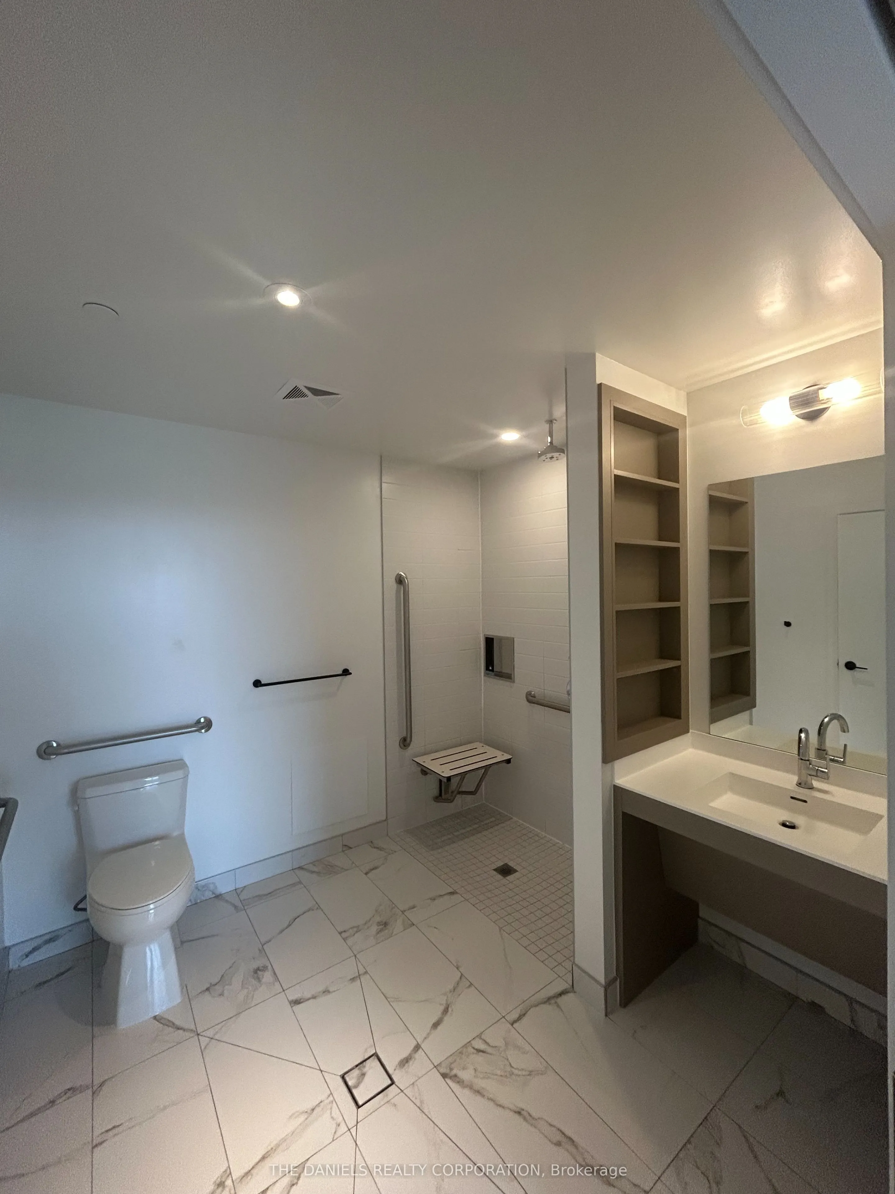 10 Lagerfeld Drive, #208