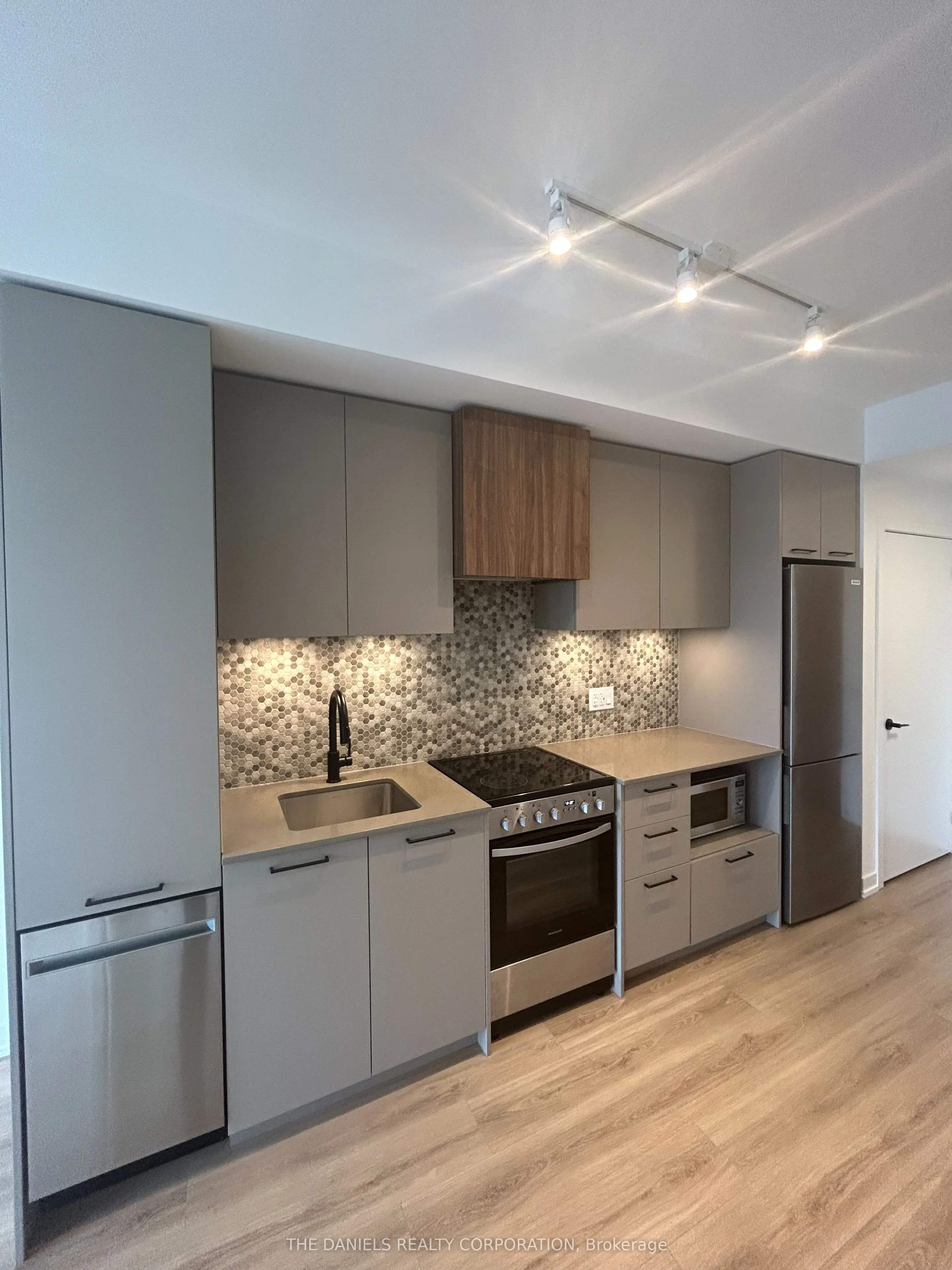 10 Lagerfeld Drive, #208