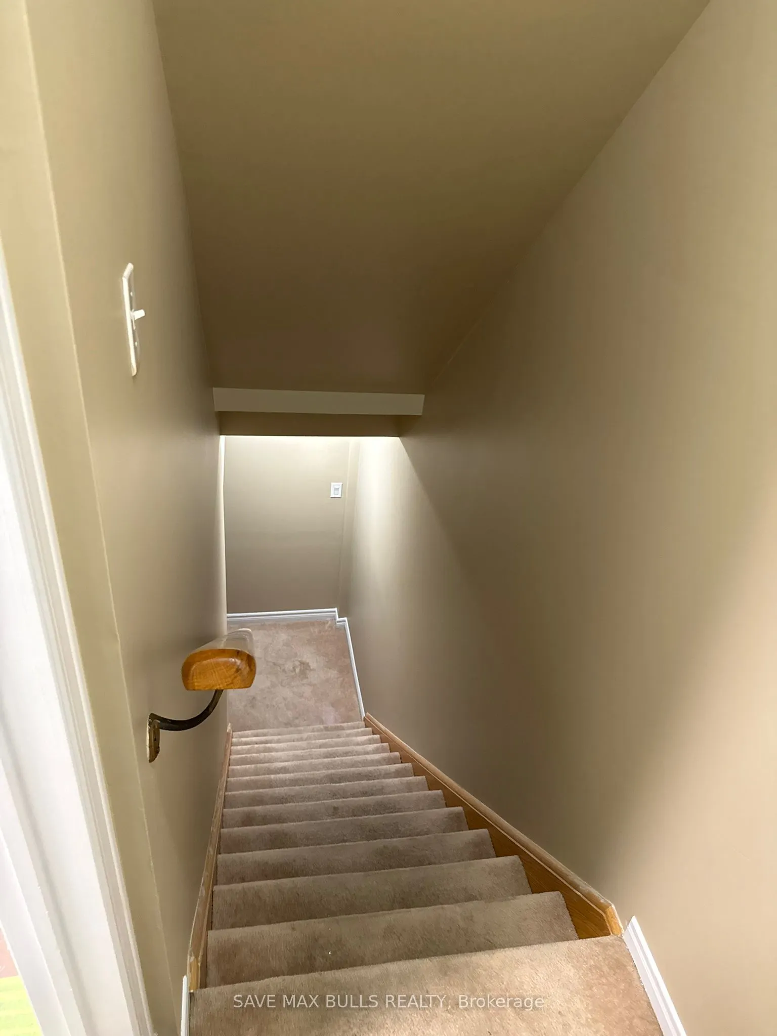 652 Lott Crescent, #Basement