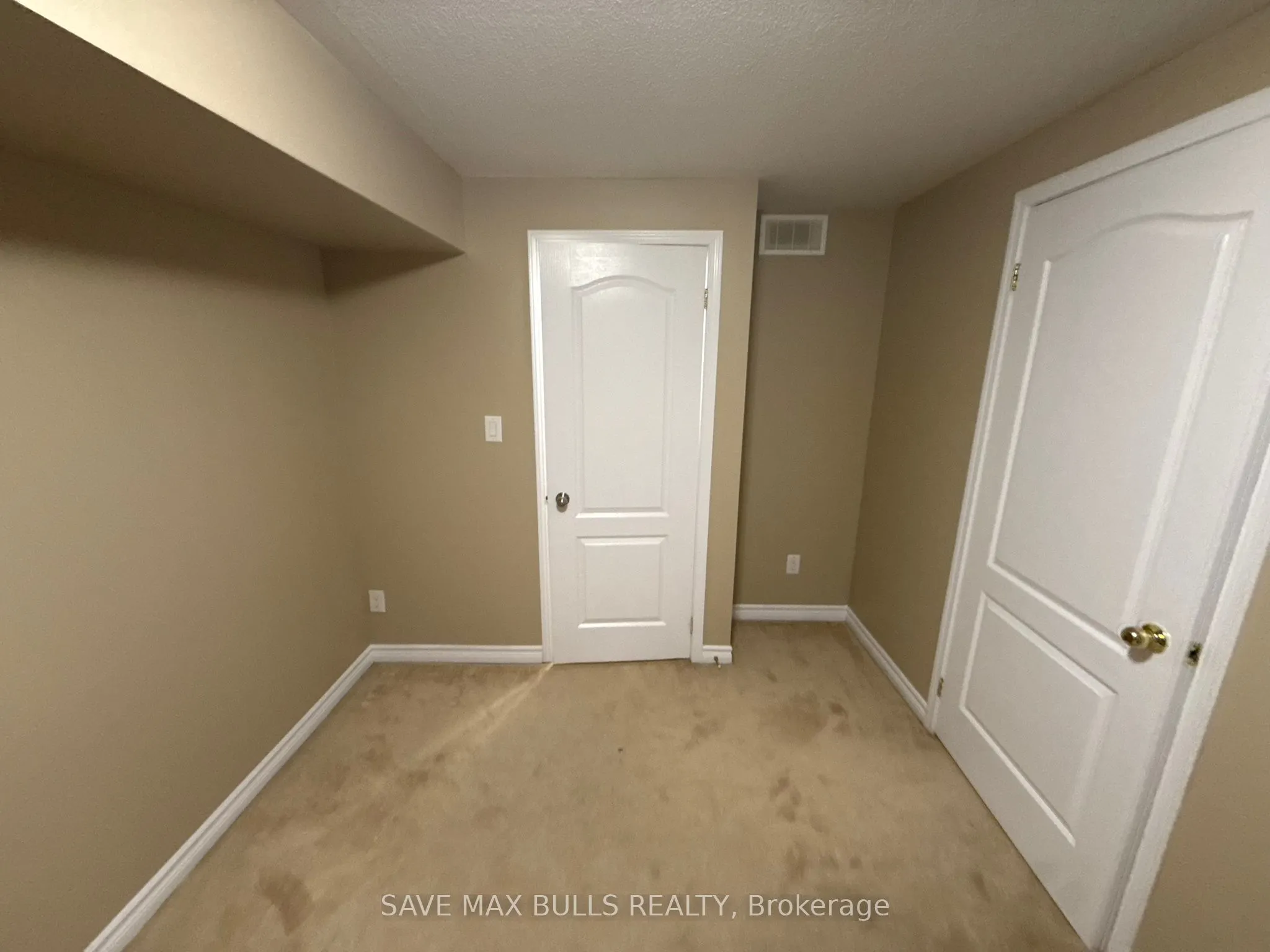 652 Lott Crescent, #Basement
