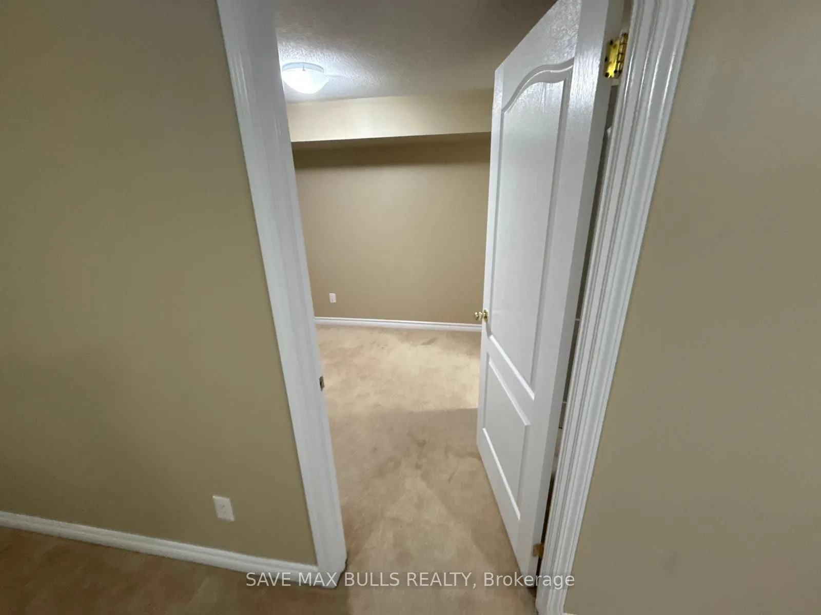 652 Lott Crescent, #Basement