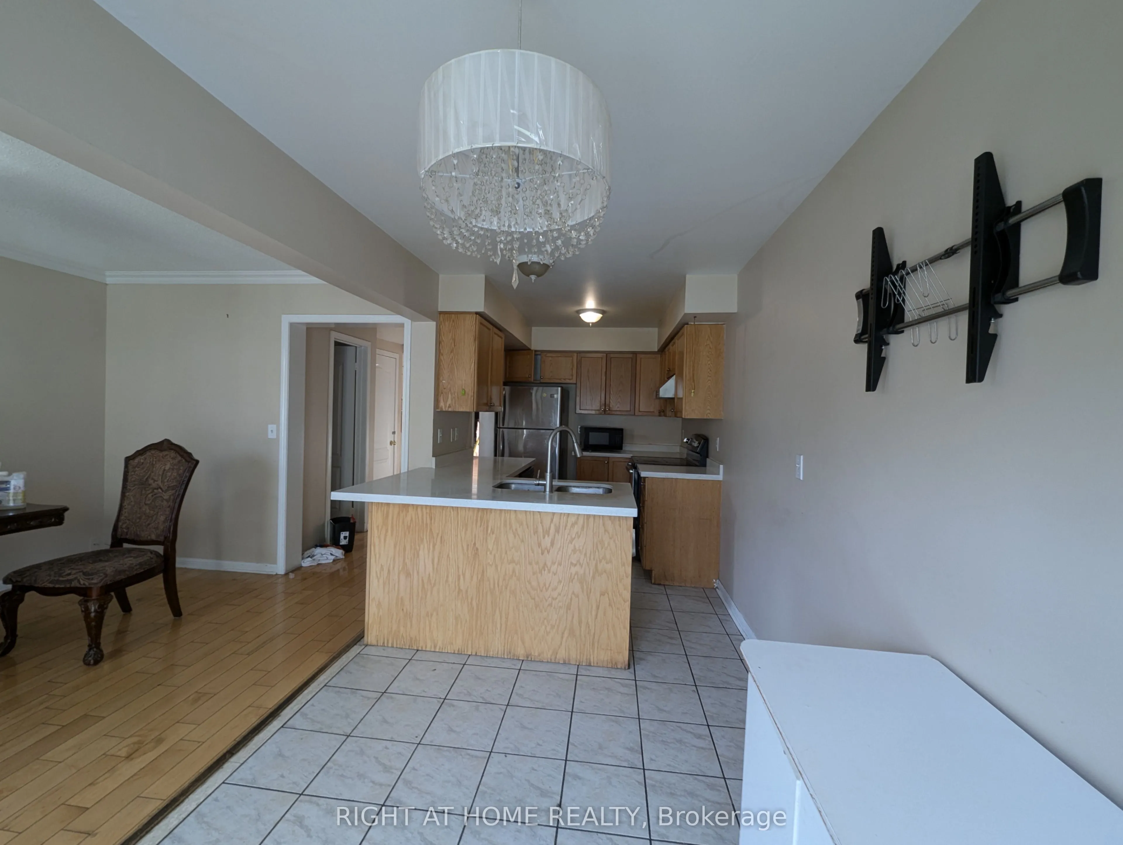 1423 Quest Circle