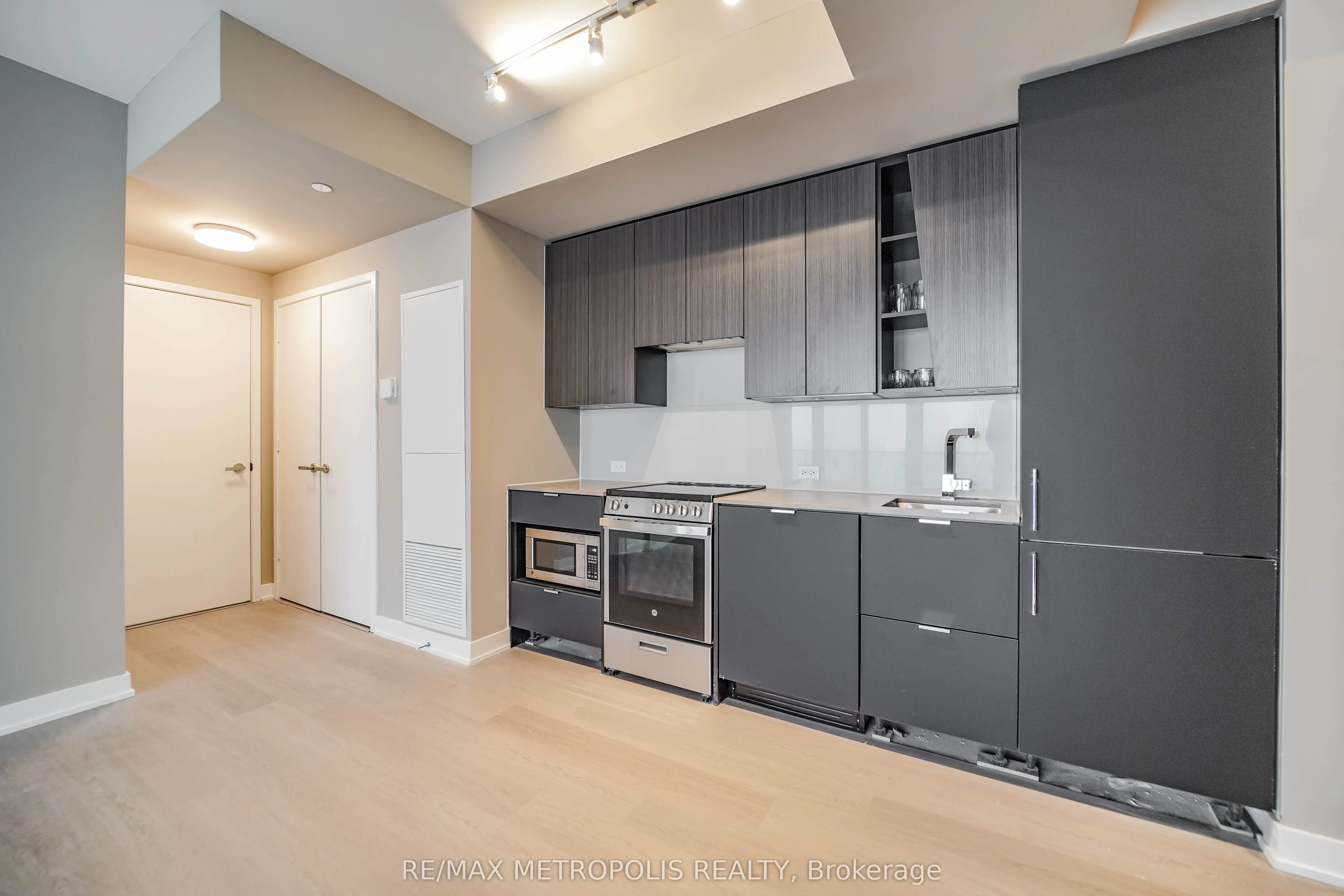 3883 Quartz Road, #3206
