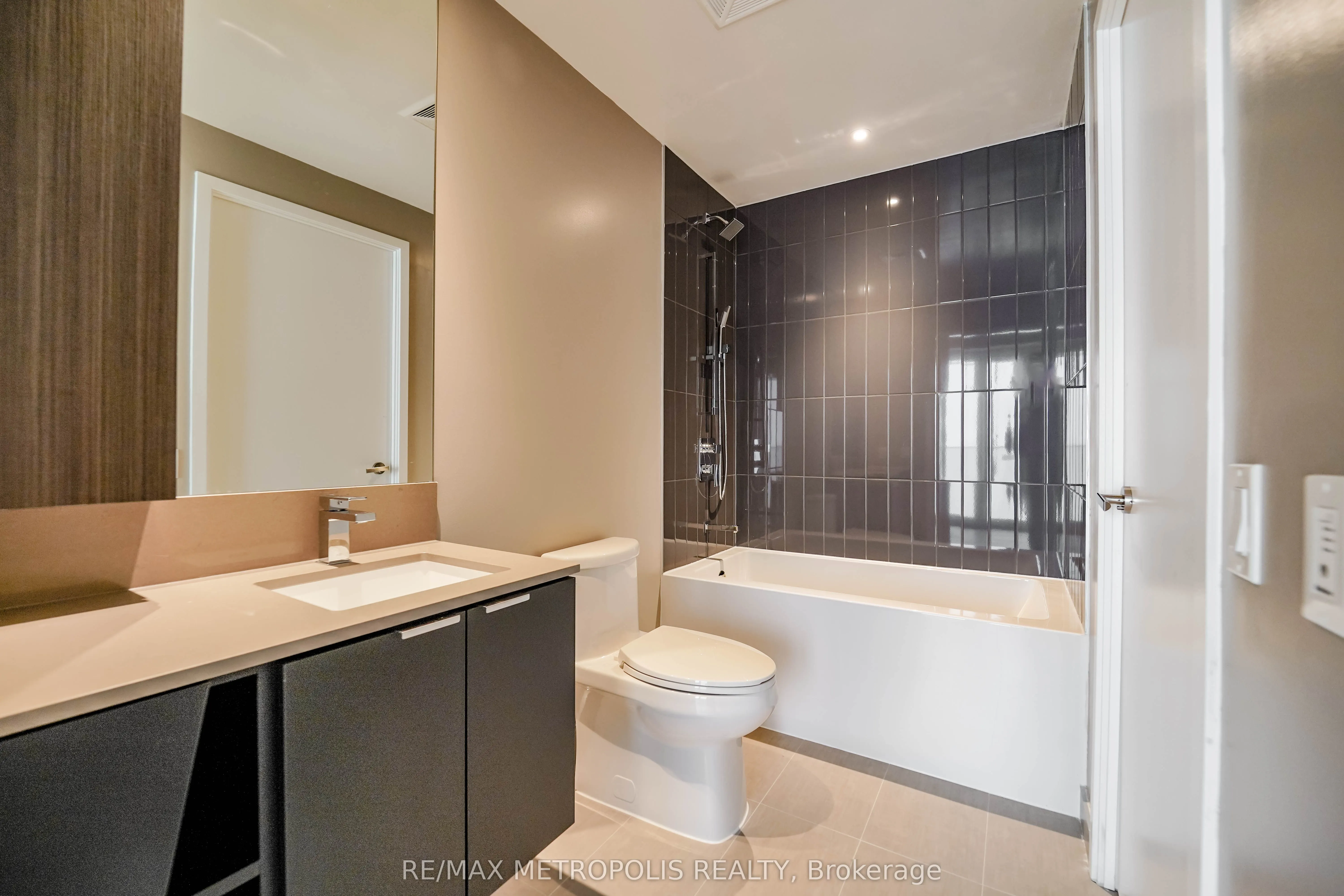 3883 Quartz Road, #3206