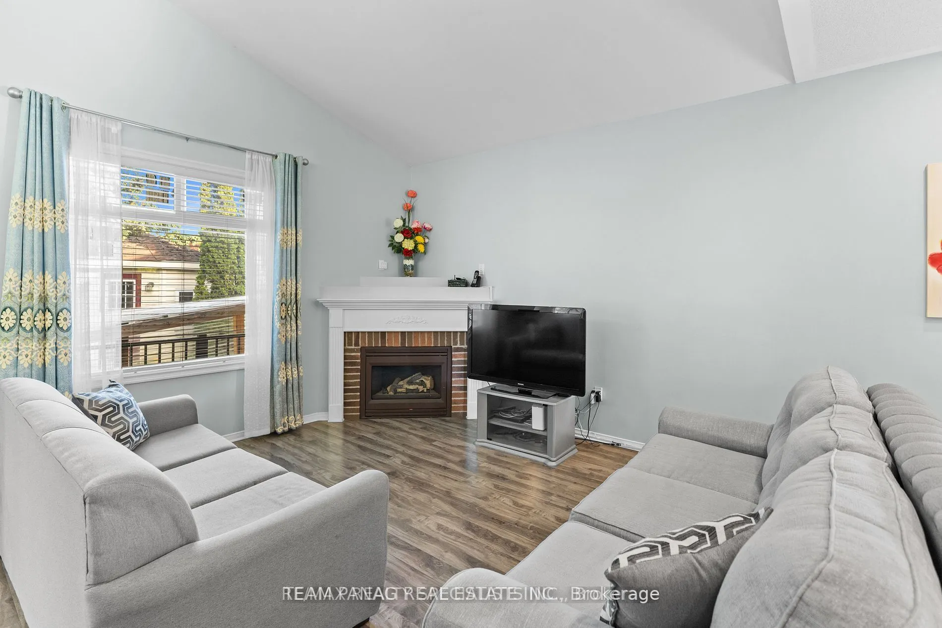 17 Bushberry Road