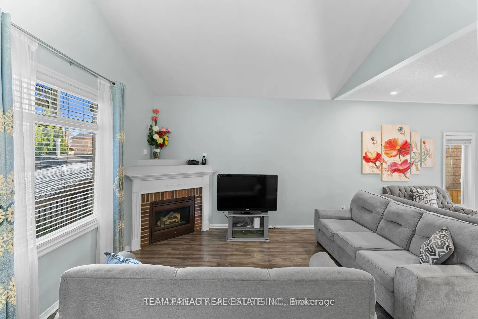 17 Bushberry Road