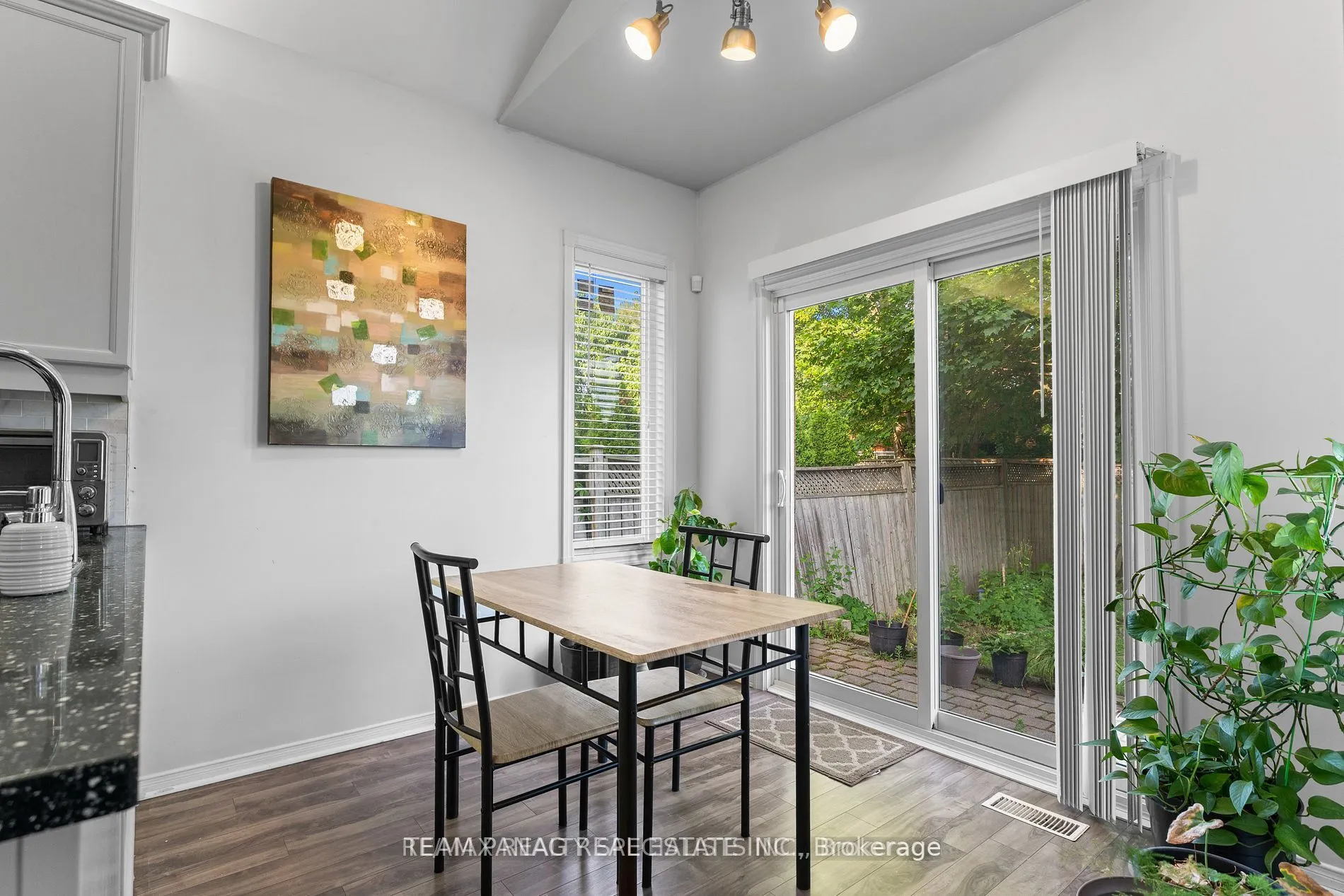 17 Bushberry Road