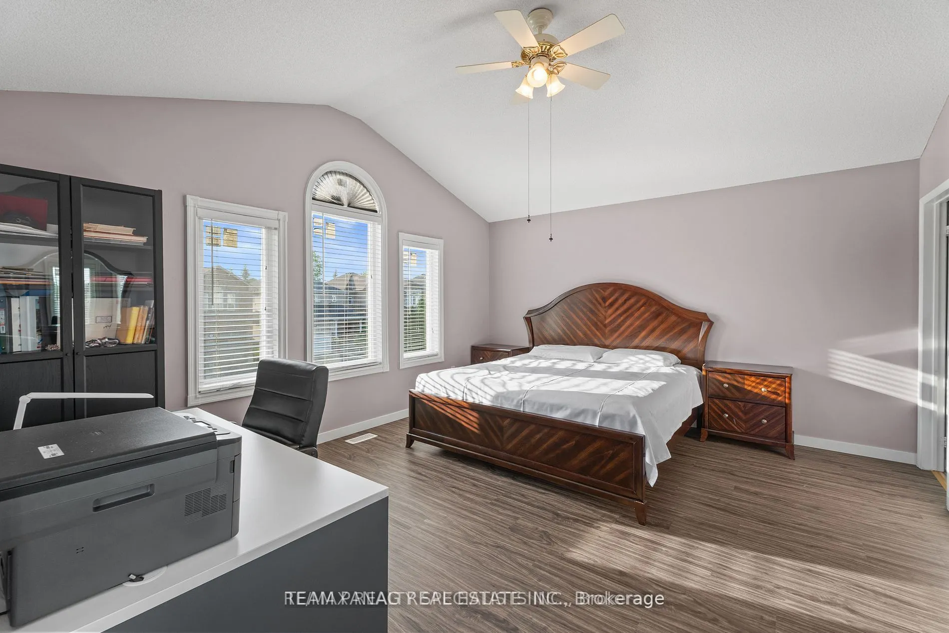 17 Bushberry Road