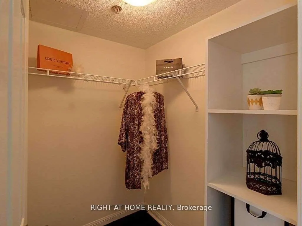 3070 Rotary Way N, #109