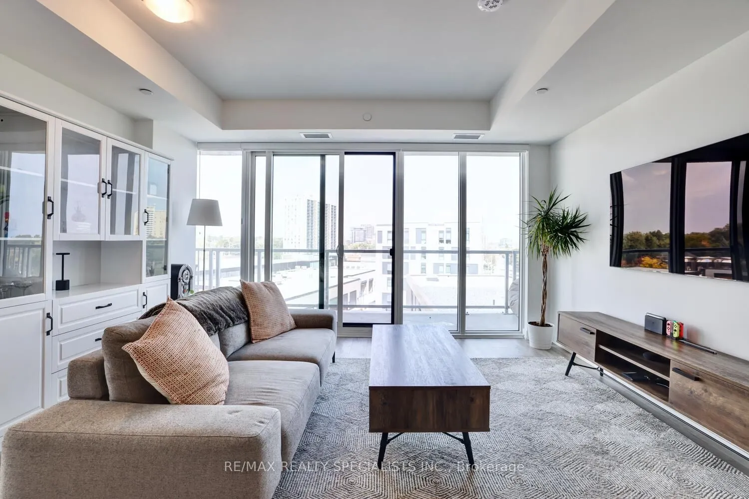 220 Missinnihe Way, #604
