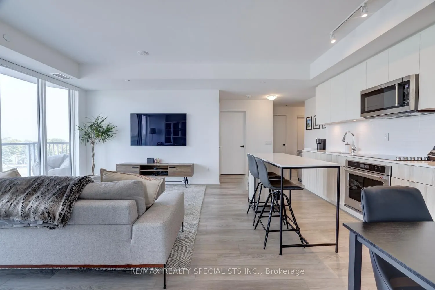 220 Missinnihe Way, #604
