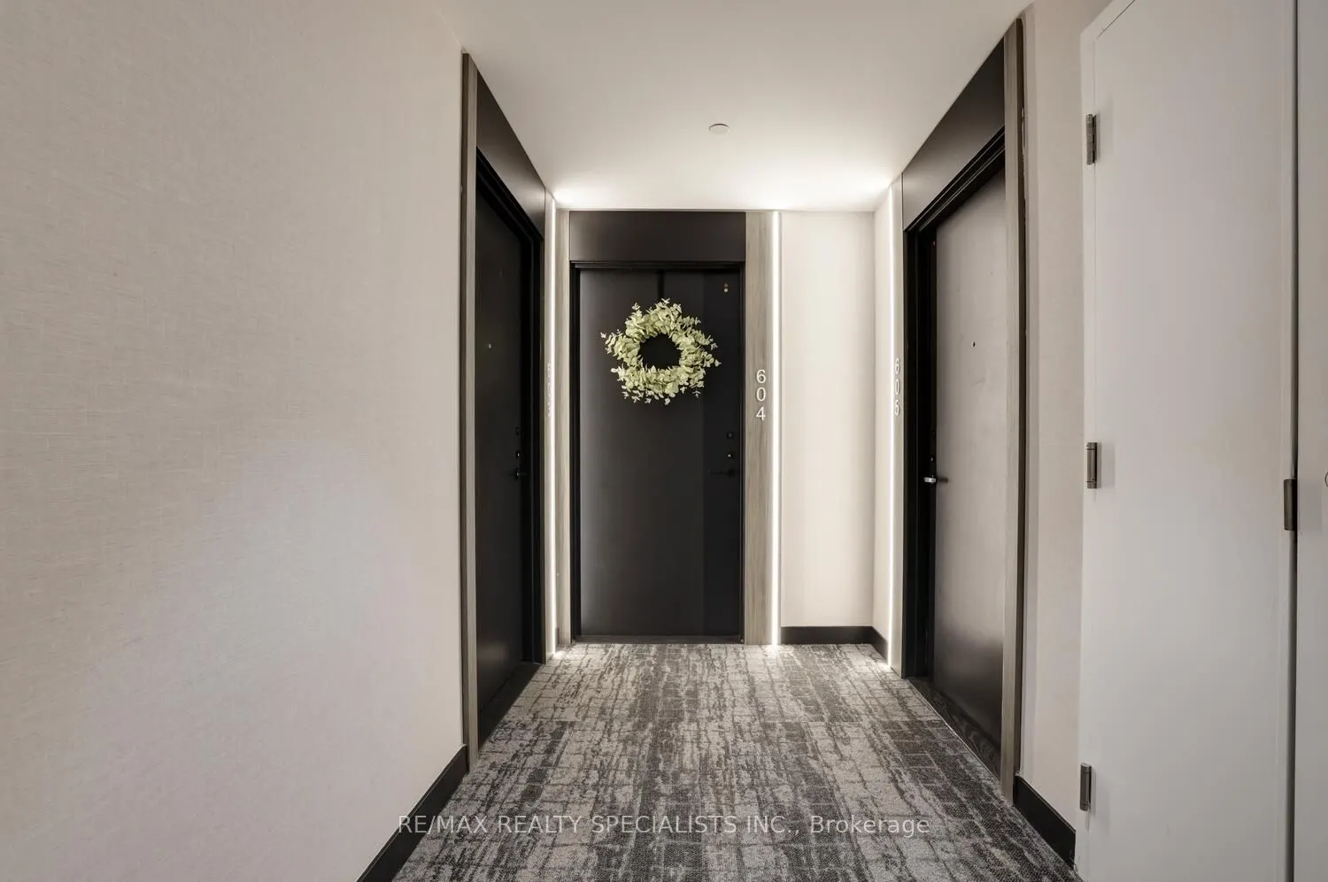 220 Missinnihe Way, #604