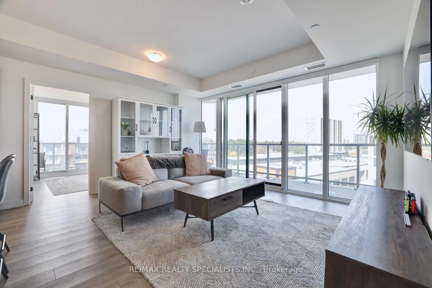 220 Missinnihe Way, #604