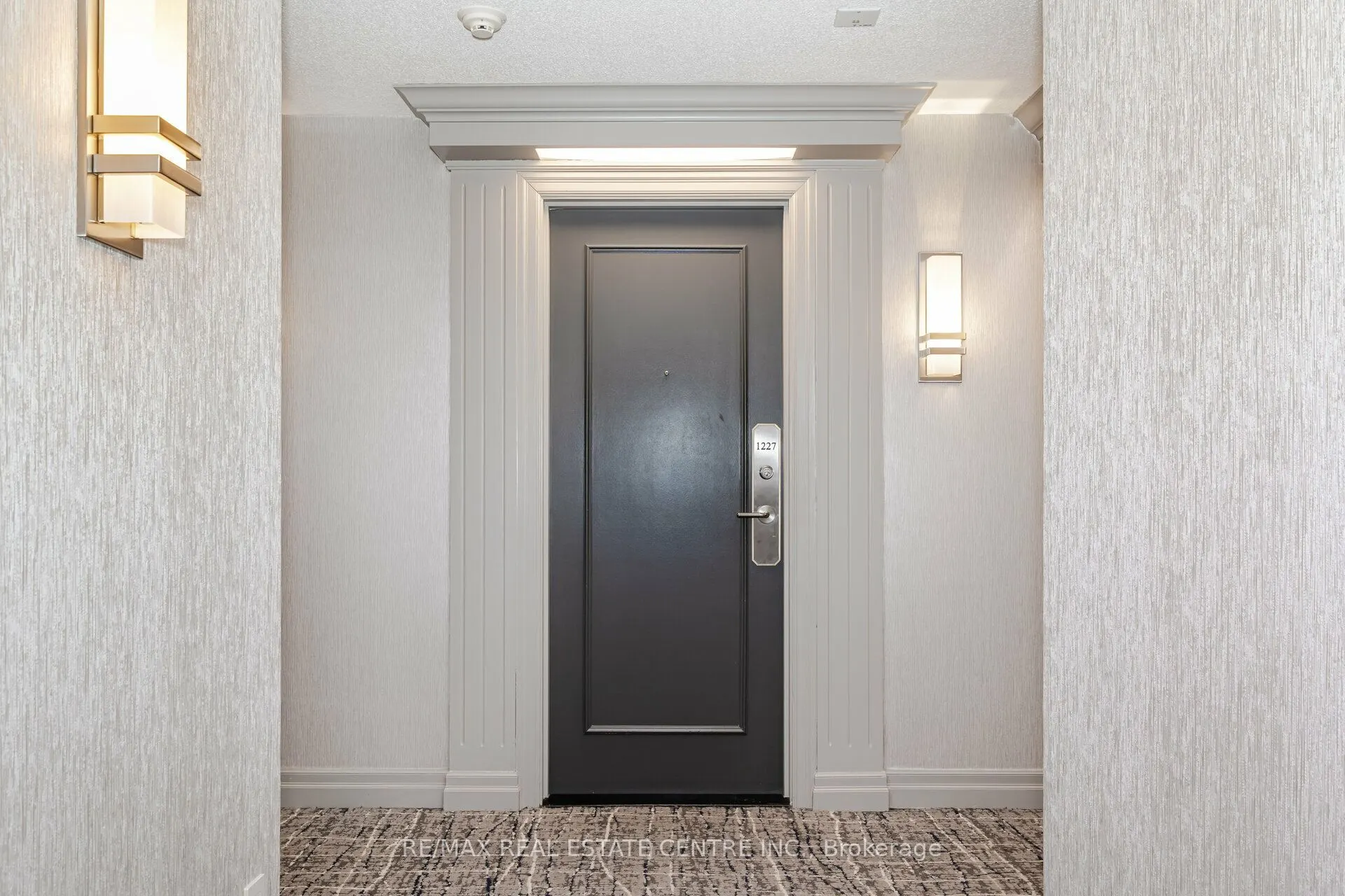 5233 Dundas Street W, #1227