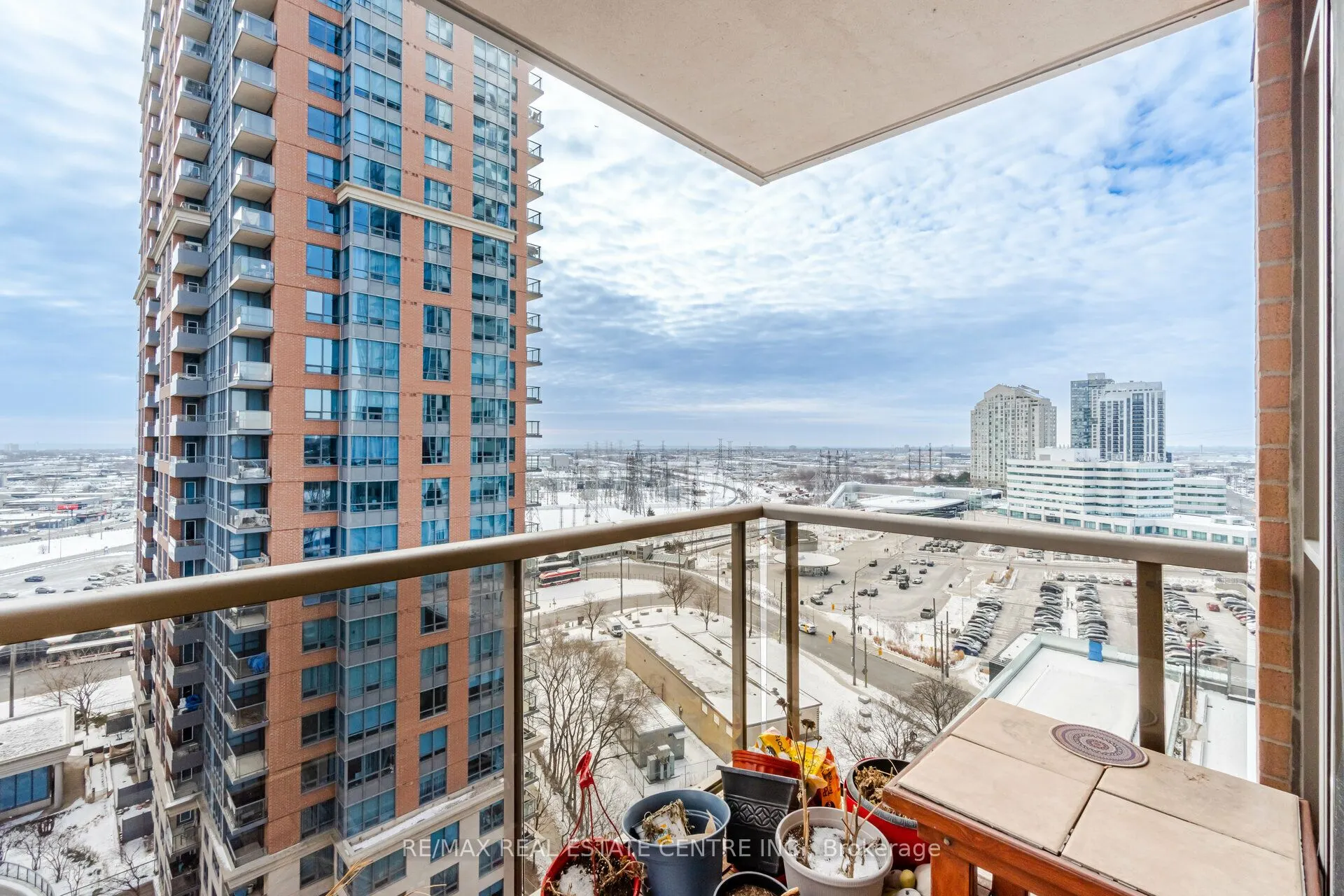 5233 Dundas Street W, #1227