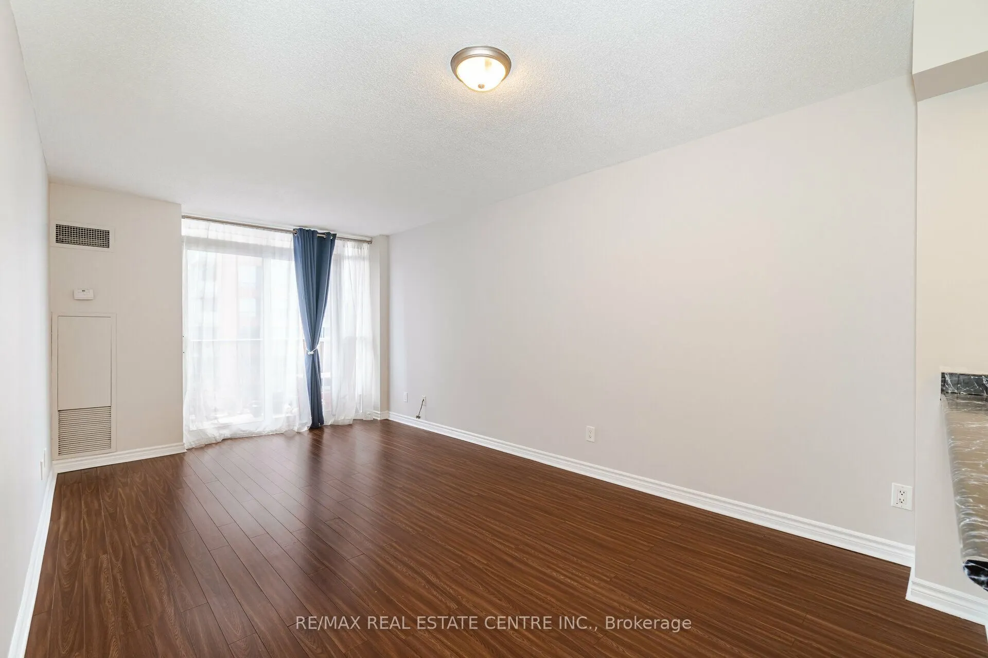 5233 Dundas Street W, #1227