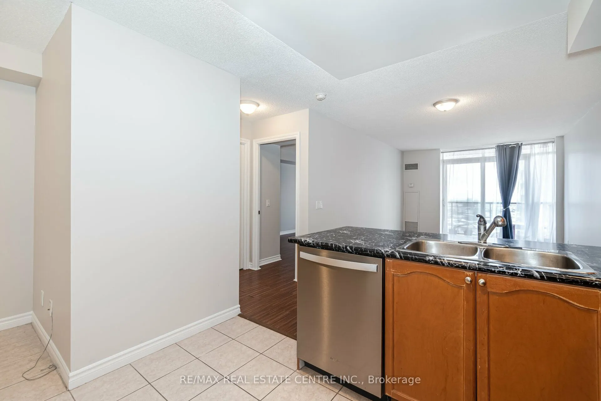 5233 Dundas Street W, #1227