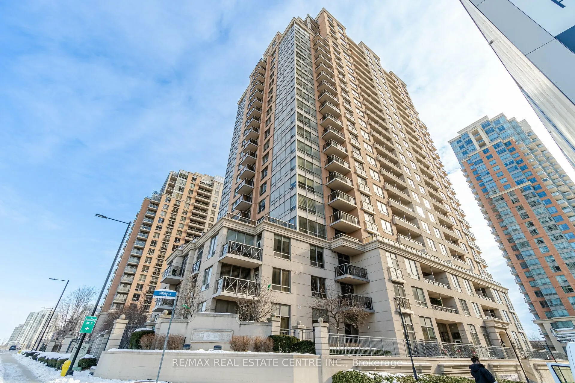 5233 Dundas Street W, #1227
