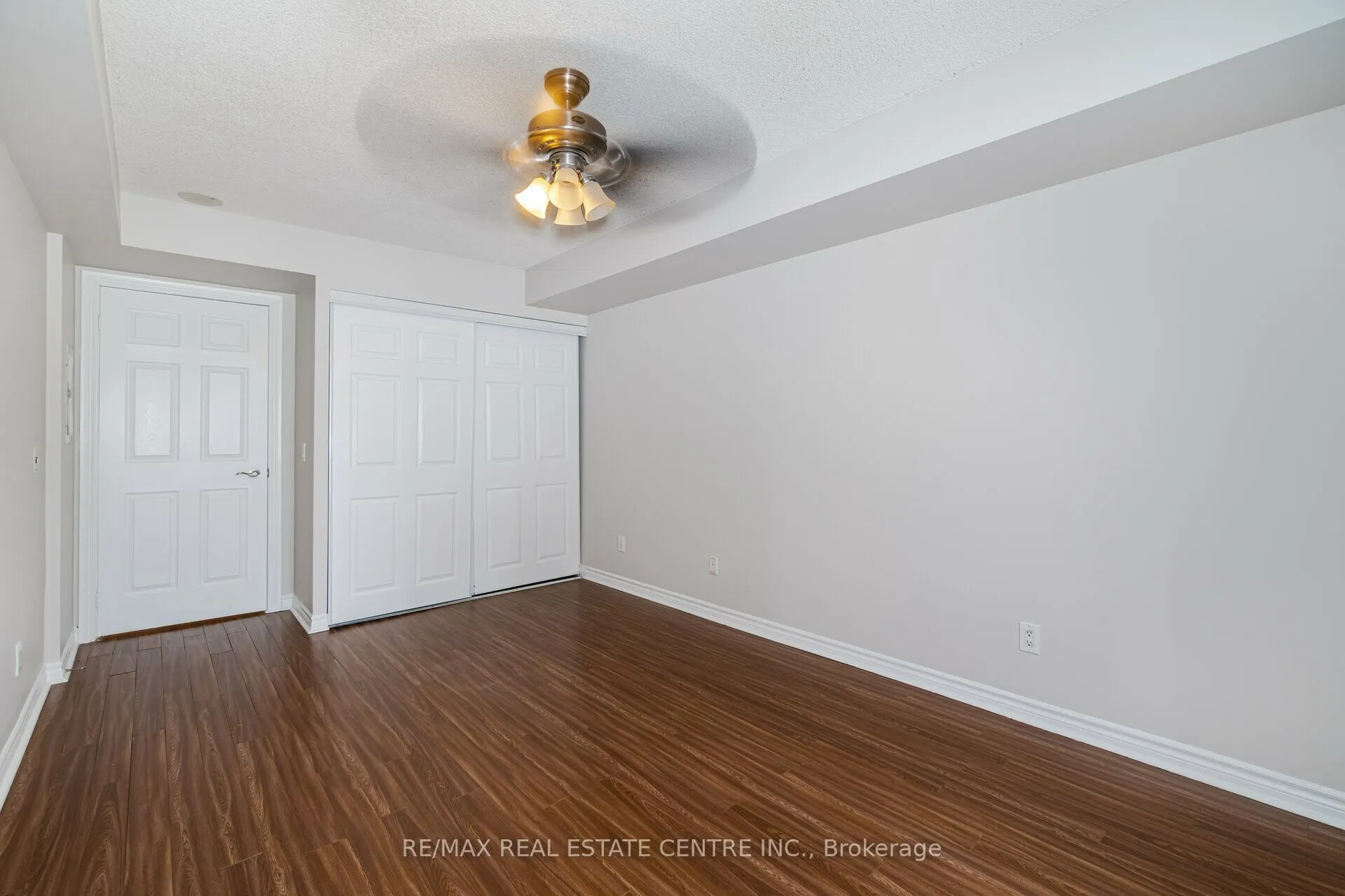 5233 Dundas Street W, #1227