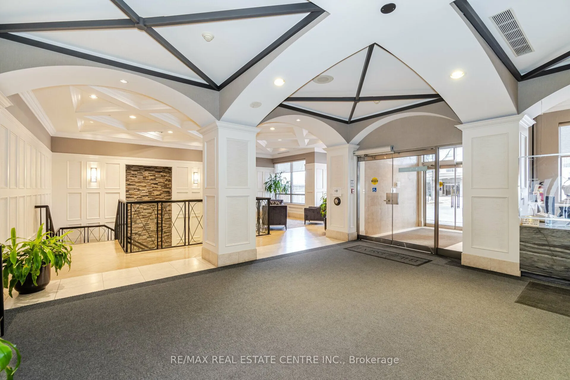5233 Dundas Street W, #1227