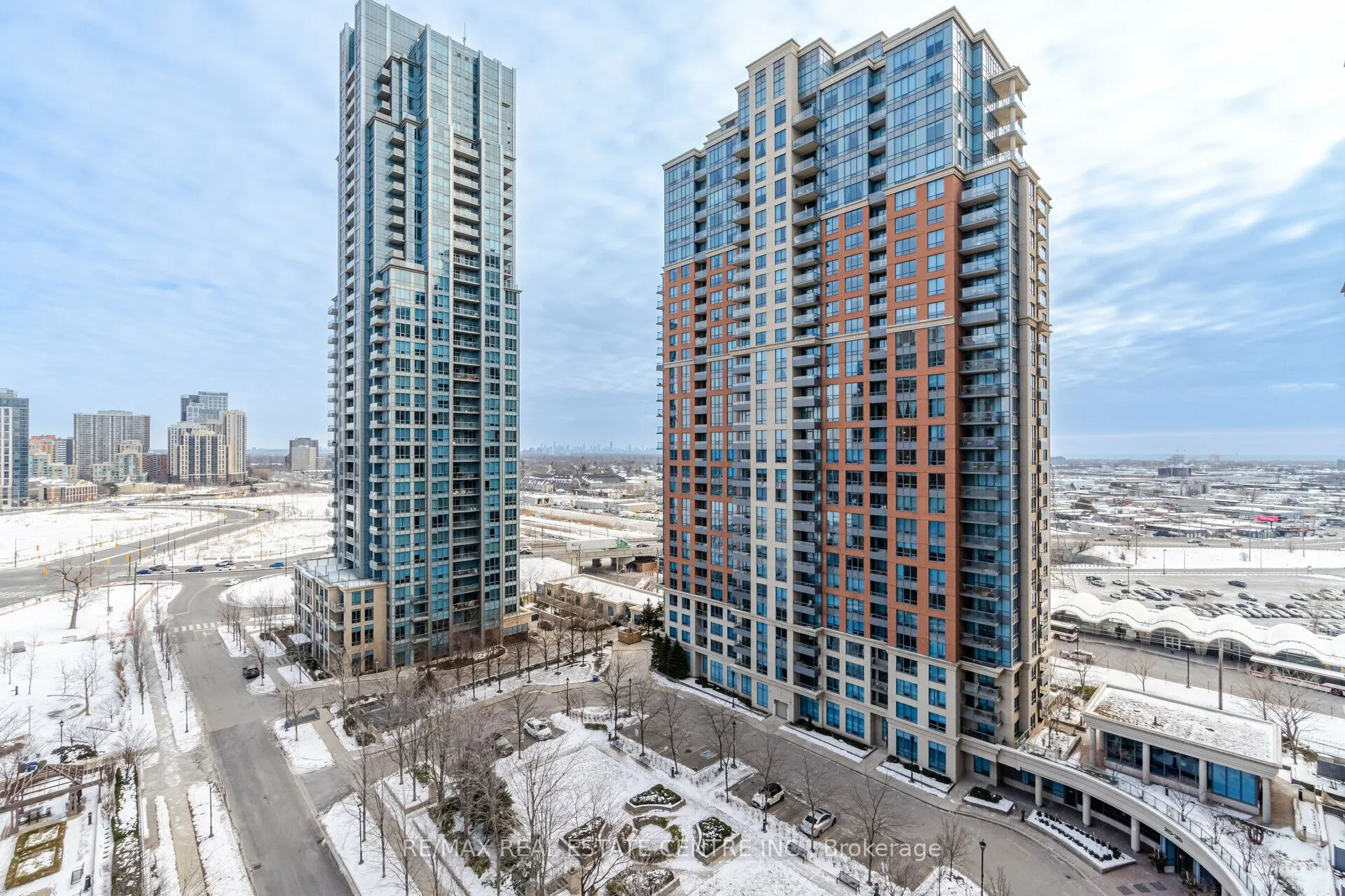 5233 Dundas Street W, #1227