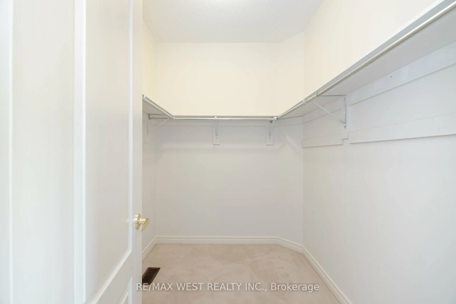 422 Hidden Trail