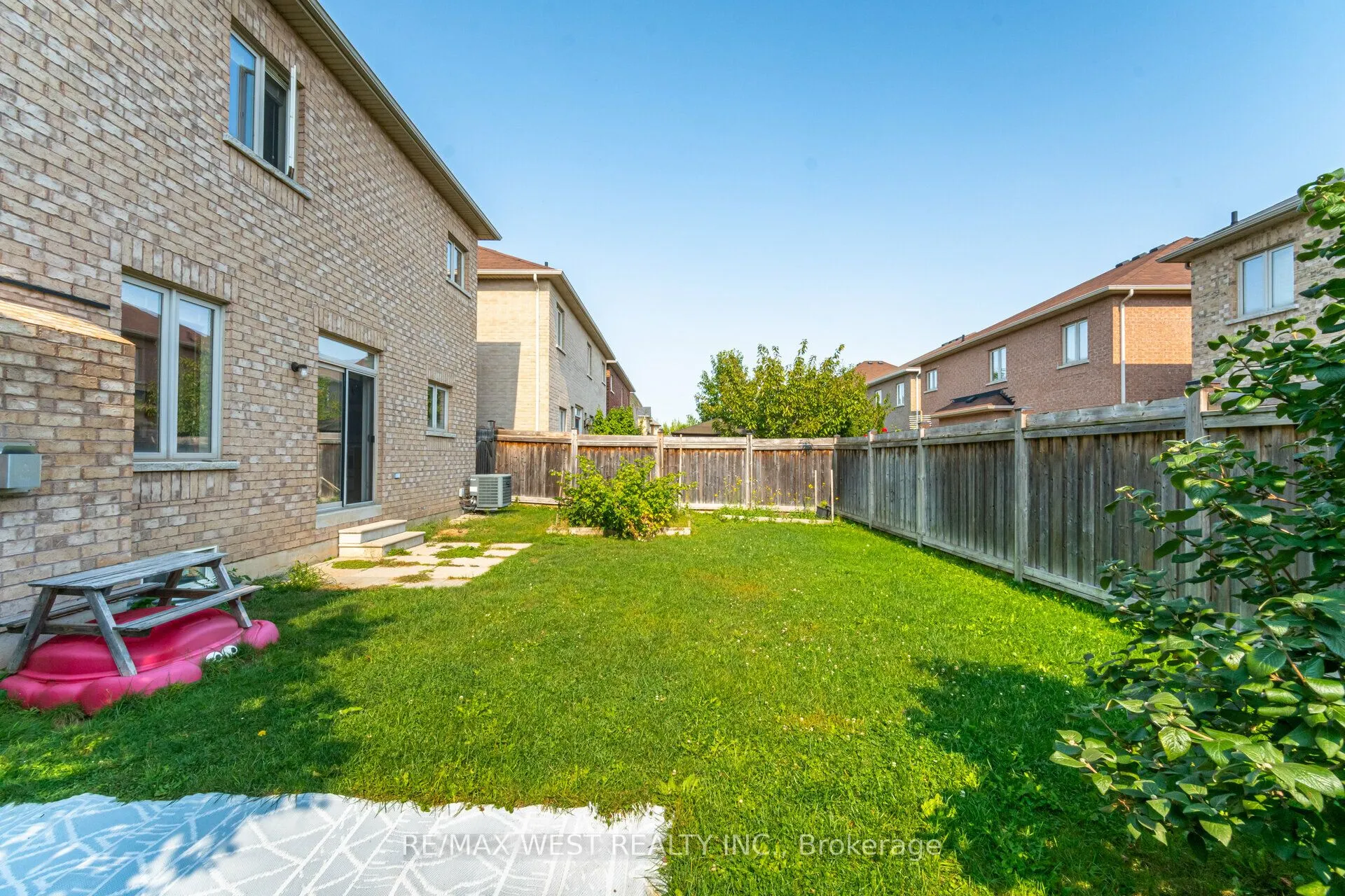 422 Hidden Trail