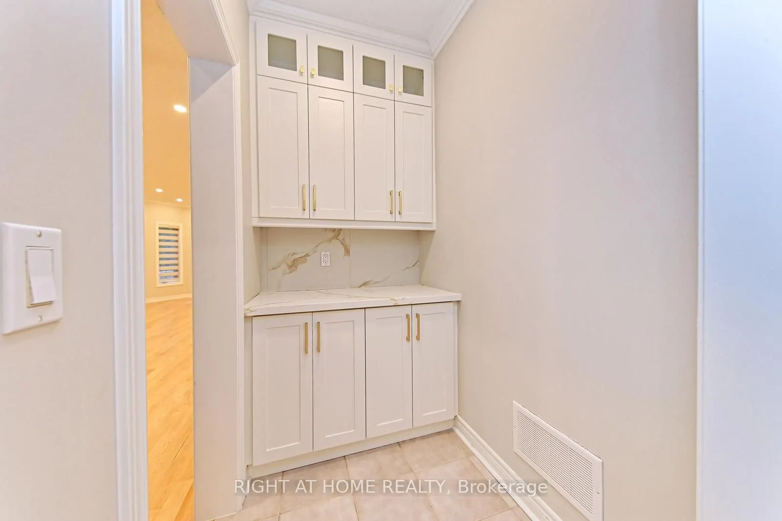 6843 Campbell Settler Court E