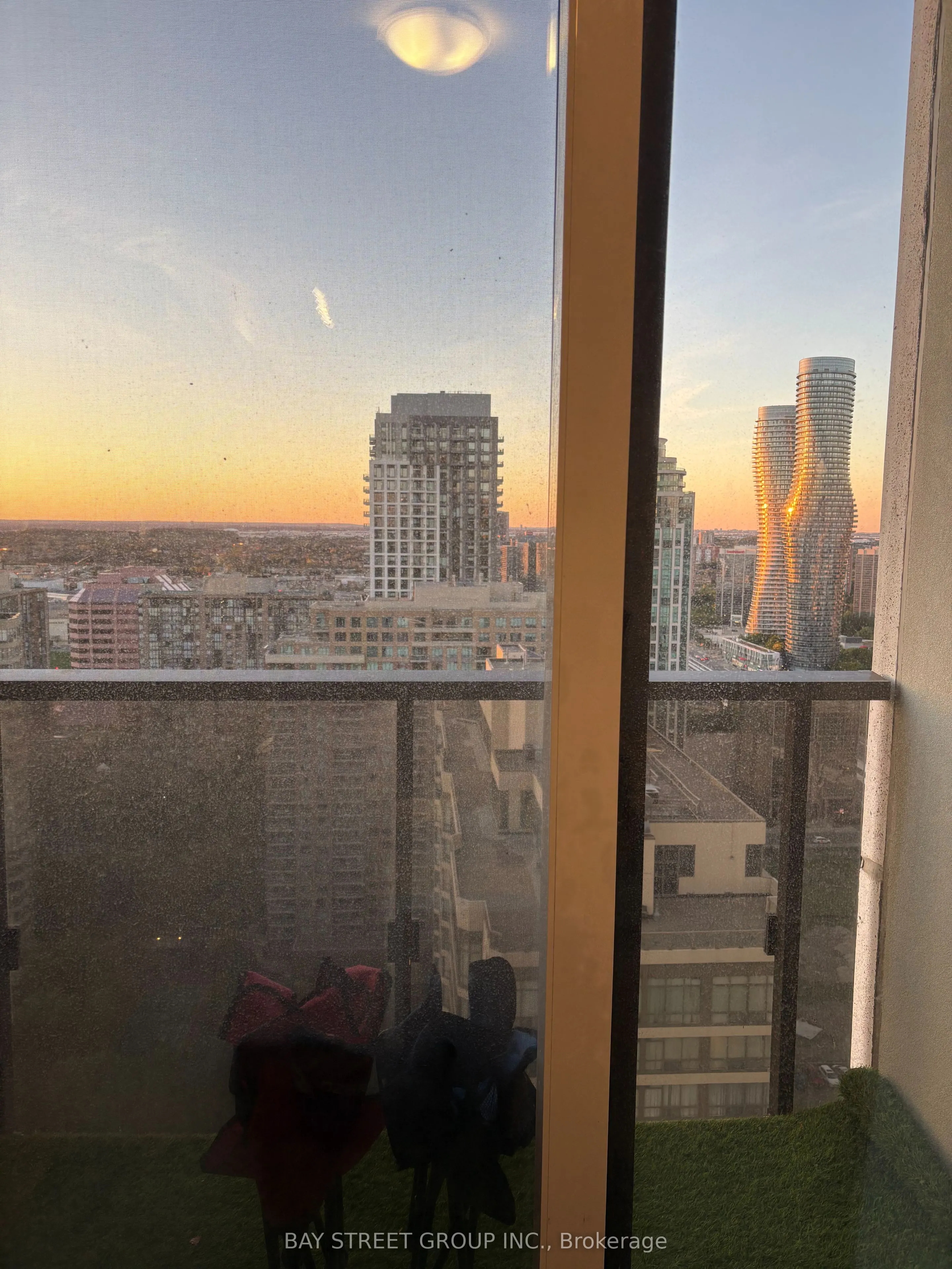 36 Elm Drive W, #2910