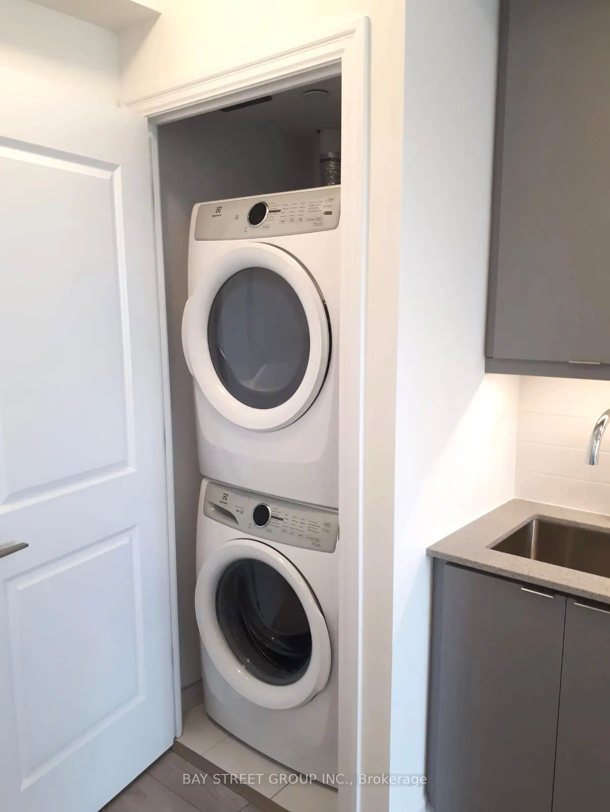 36 Elm Drive W, #2910
