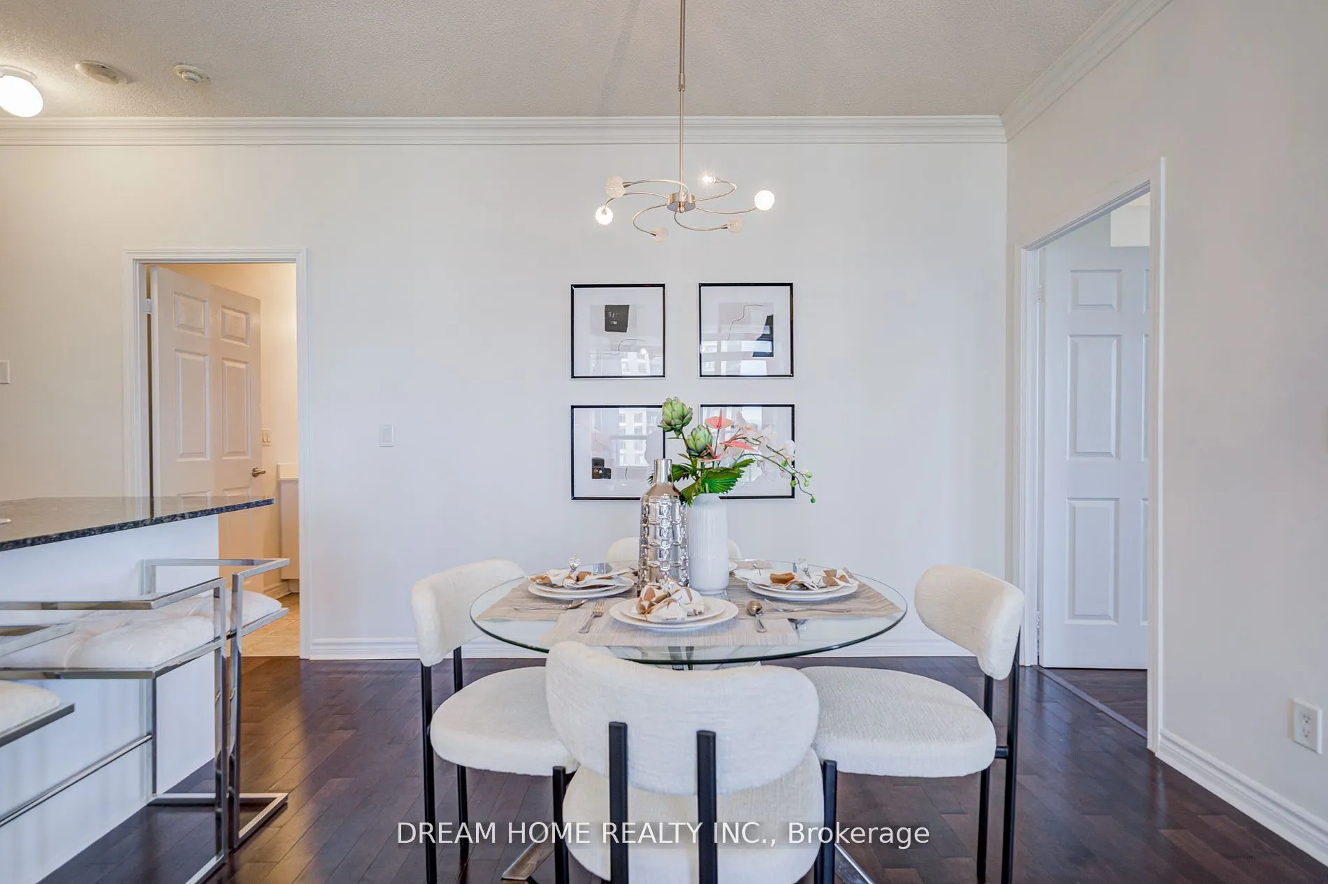 388 Prince Of Wales Drive, #2004