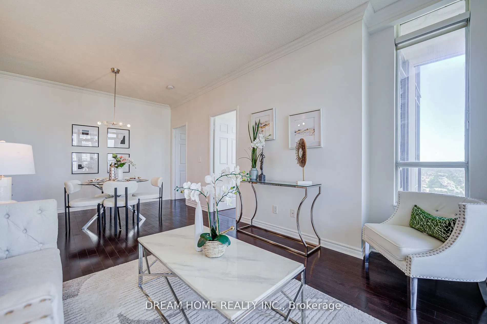 388 Prince Of Wales Drive, #2004