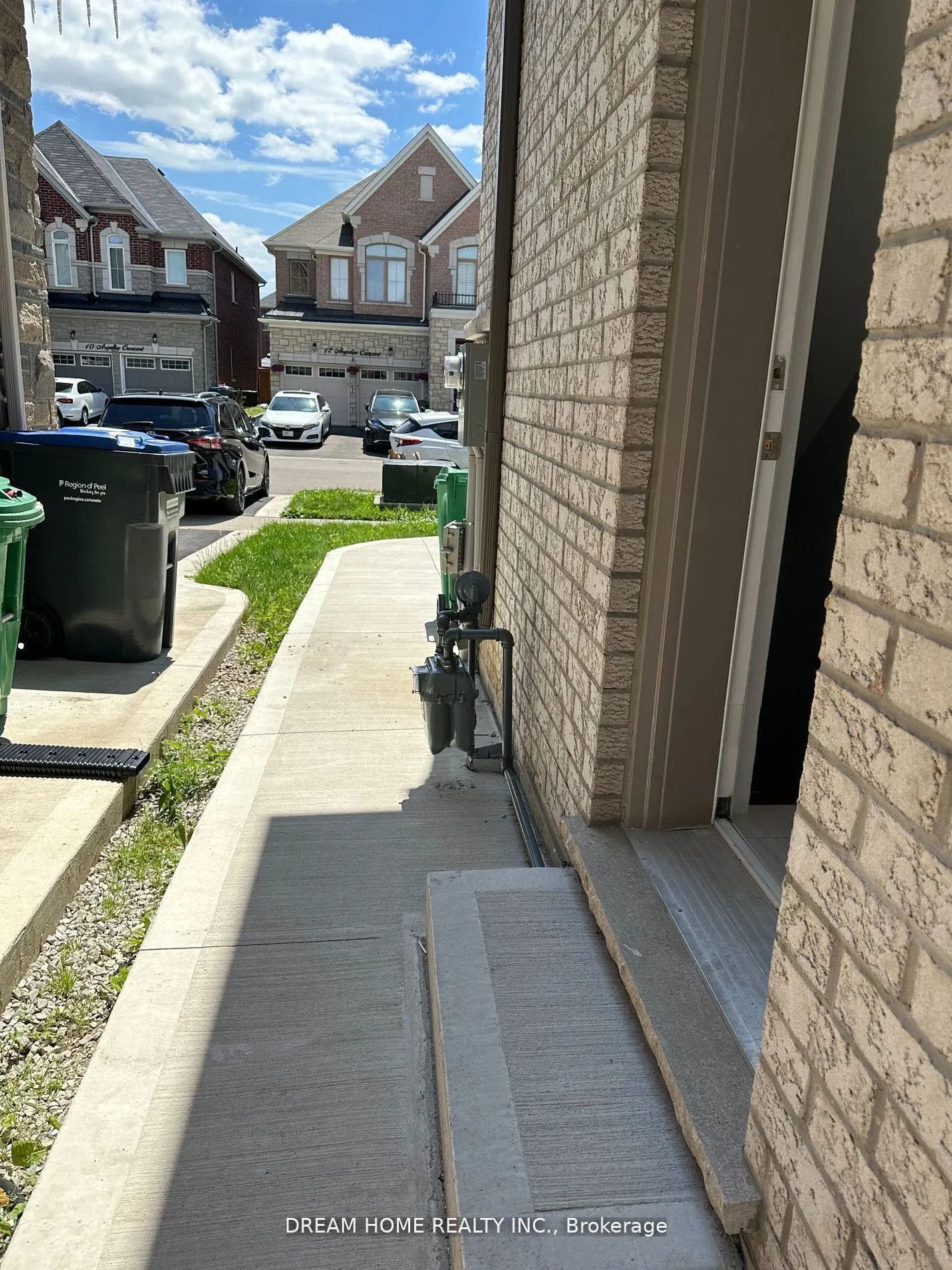 11 Argelia Crescent E