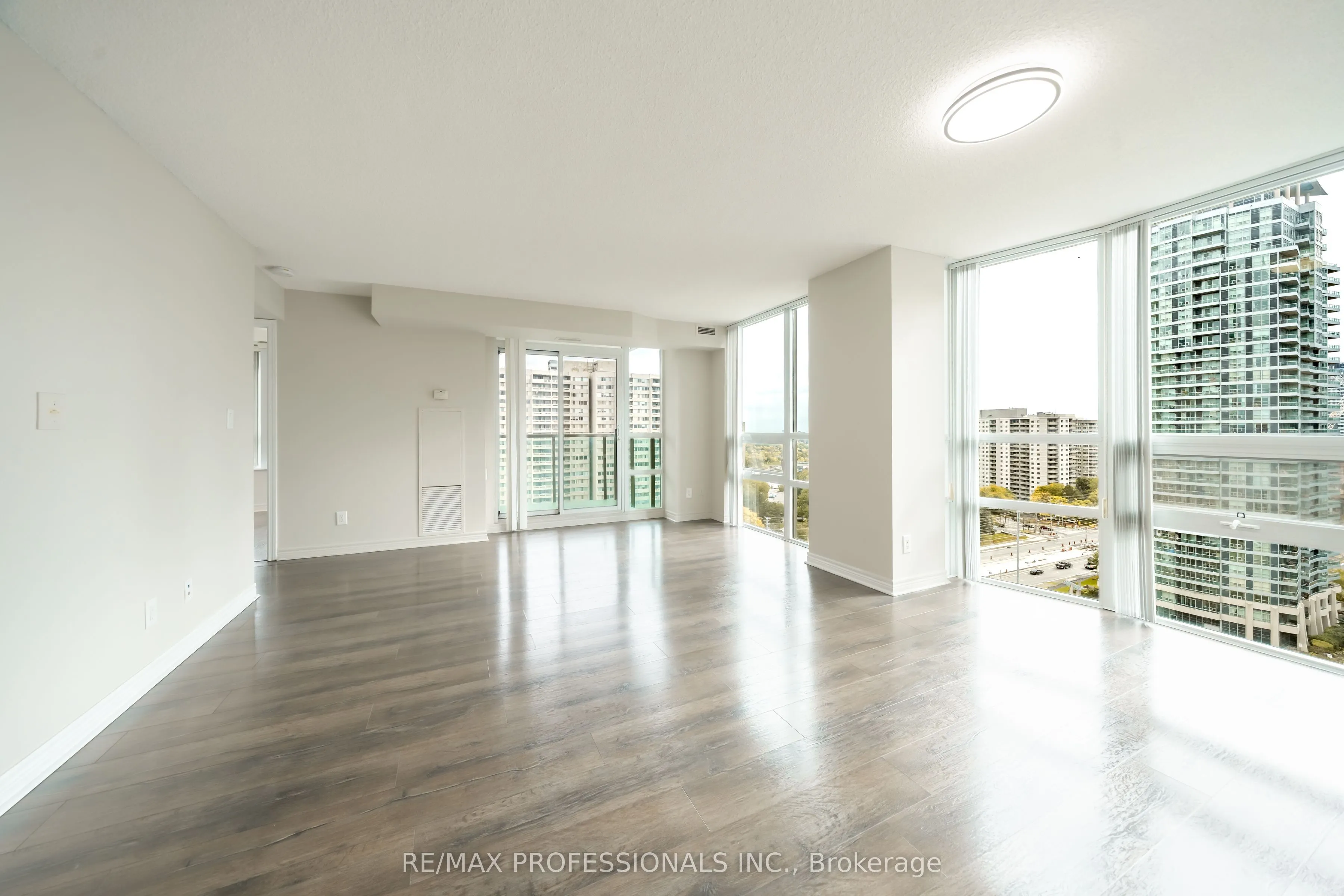 208 Enfield Place, #1703
