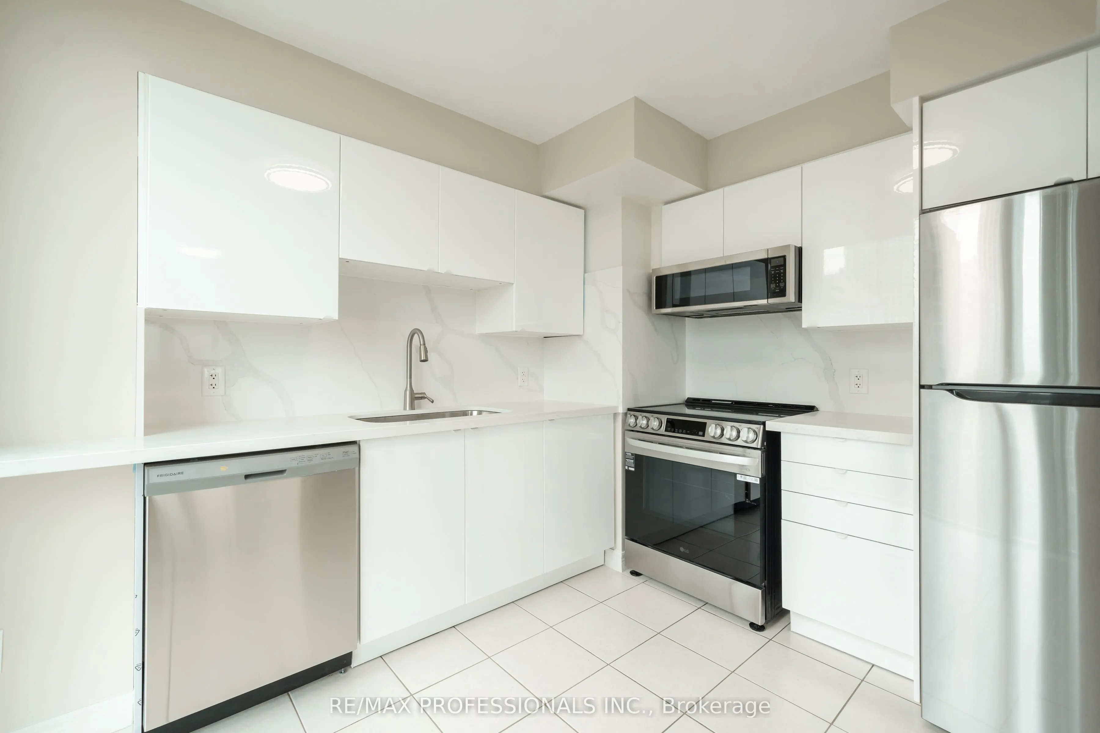 208 Enfield Place, #1703