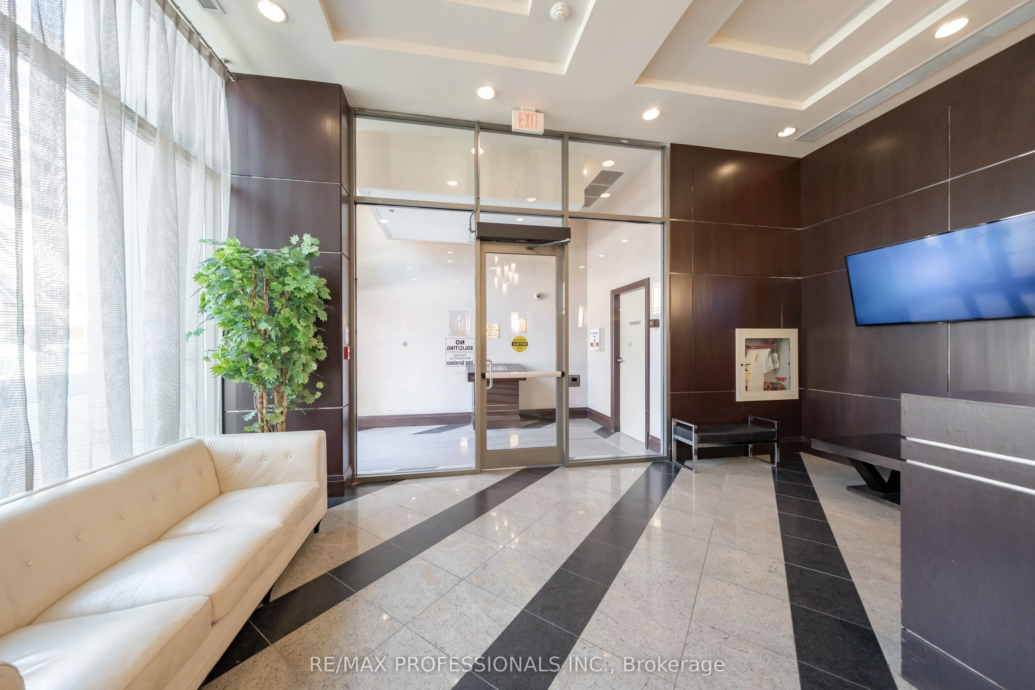 208 Enfield Place, #1703