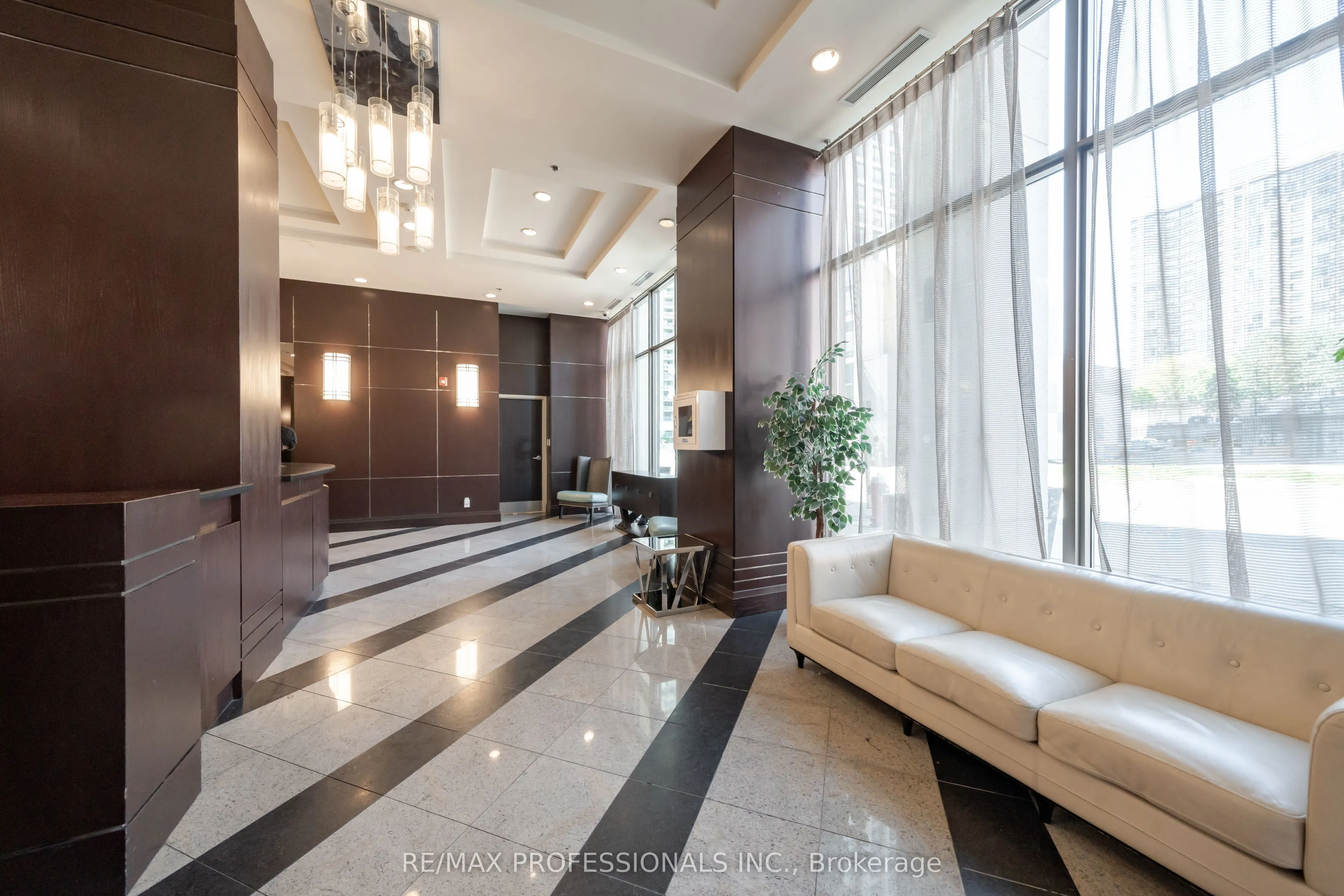 208 Enfield Place, #1703