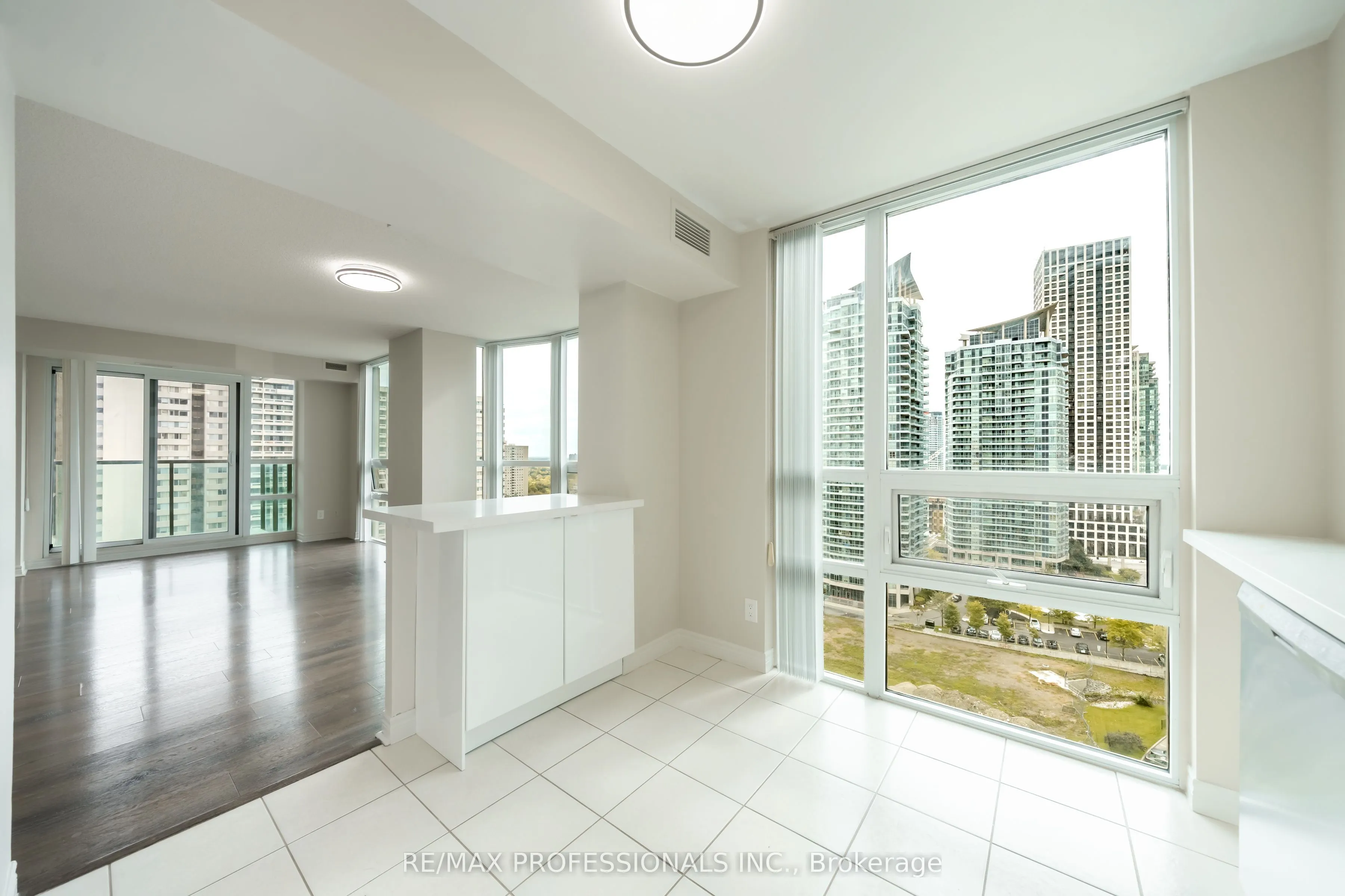 208 Enfield Place, #1703