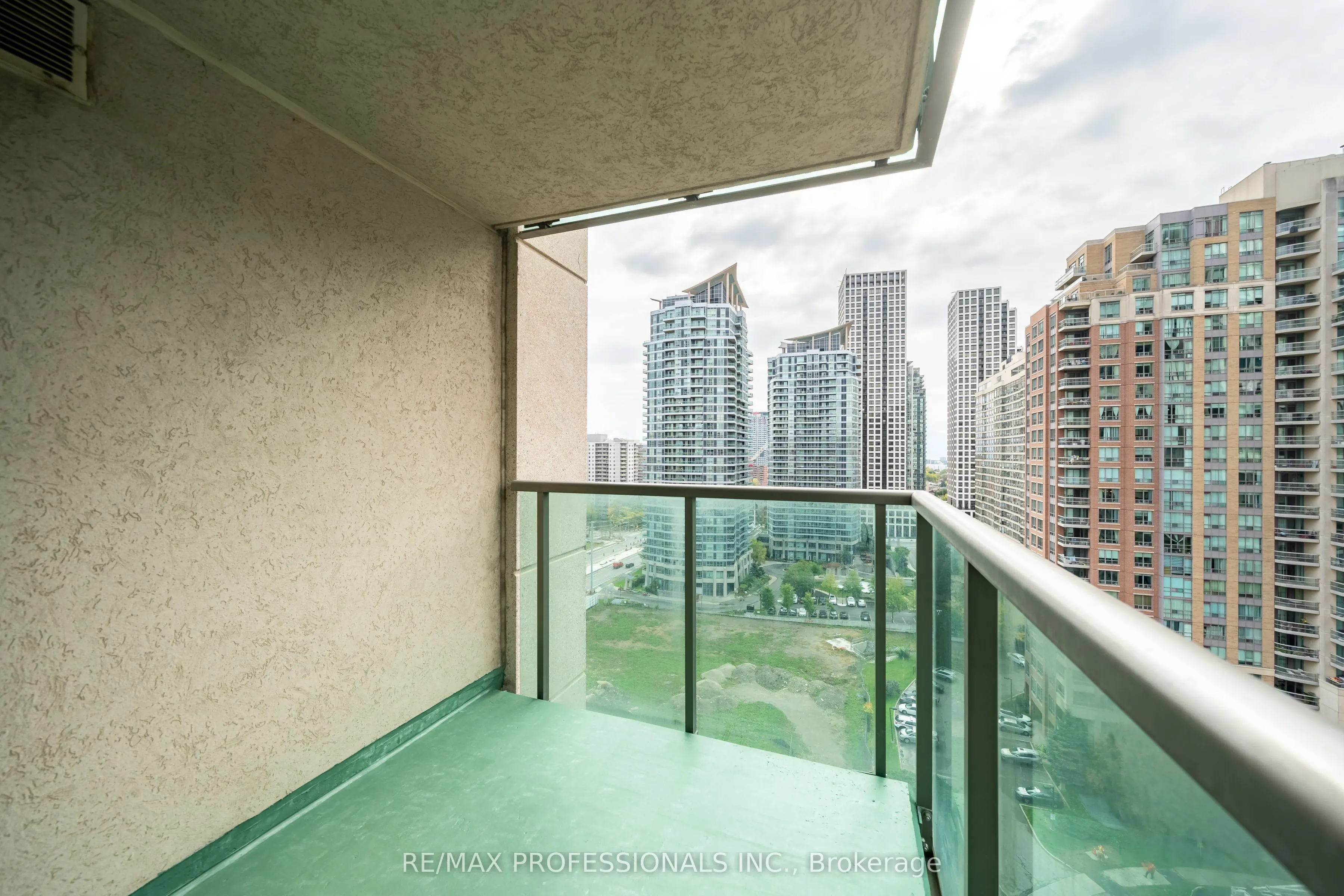 208 Enfield Place, #1703
