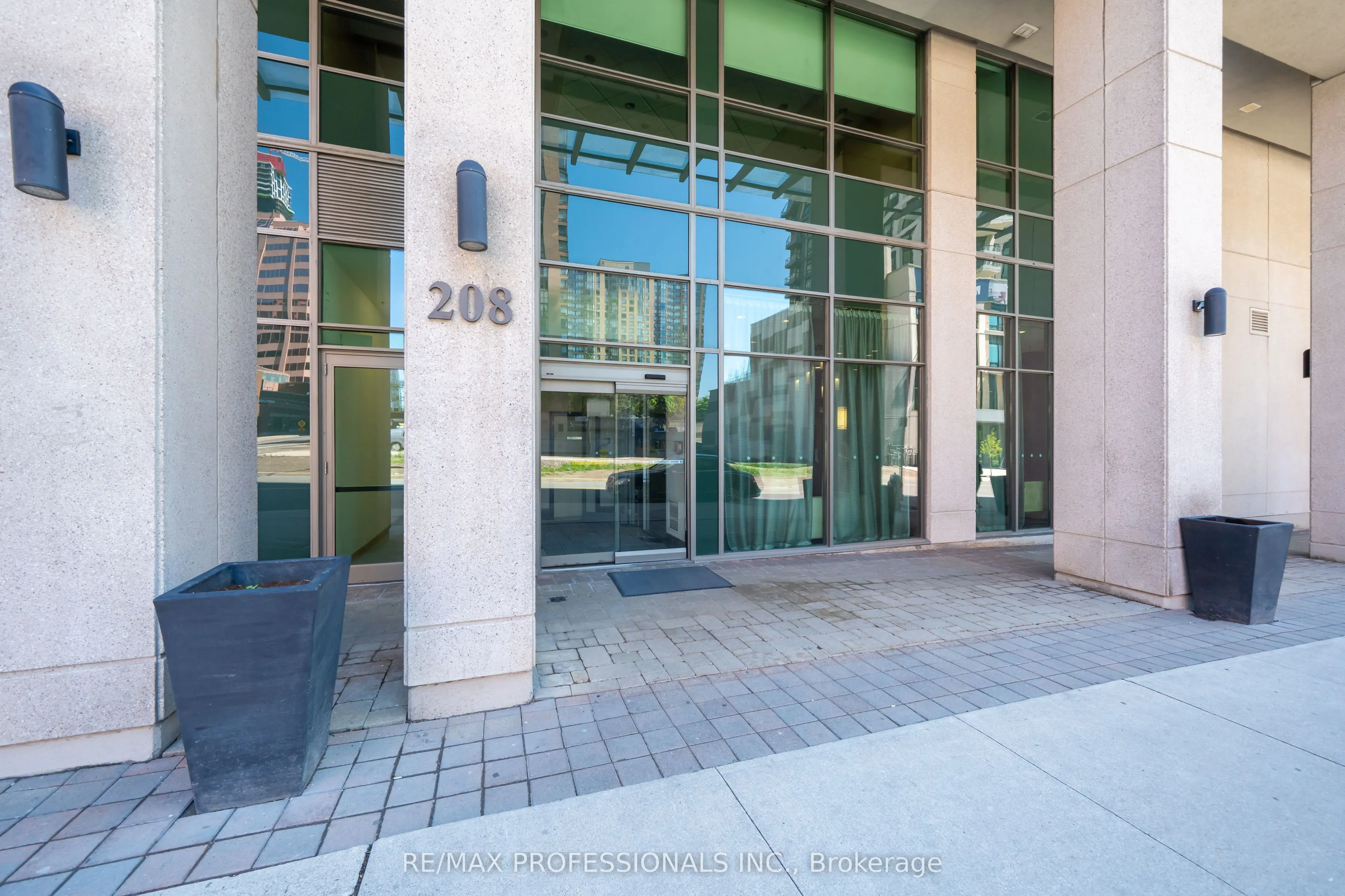 208 Enfield Place, #1703