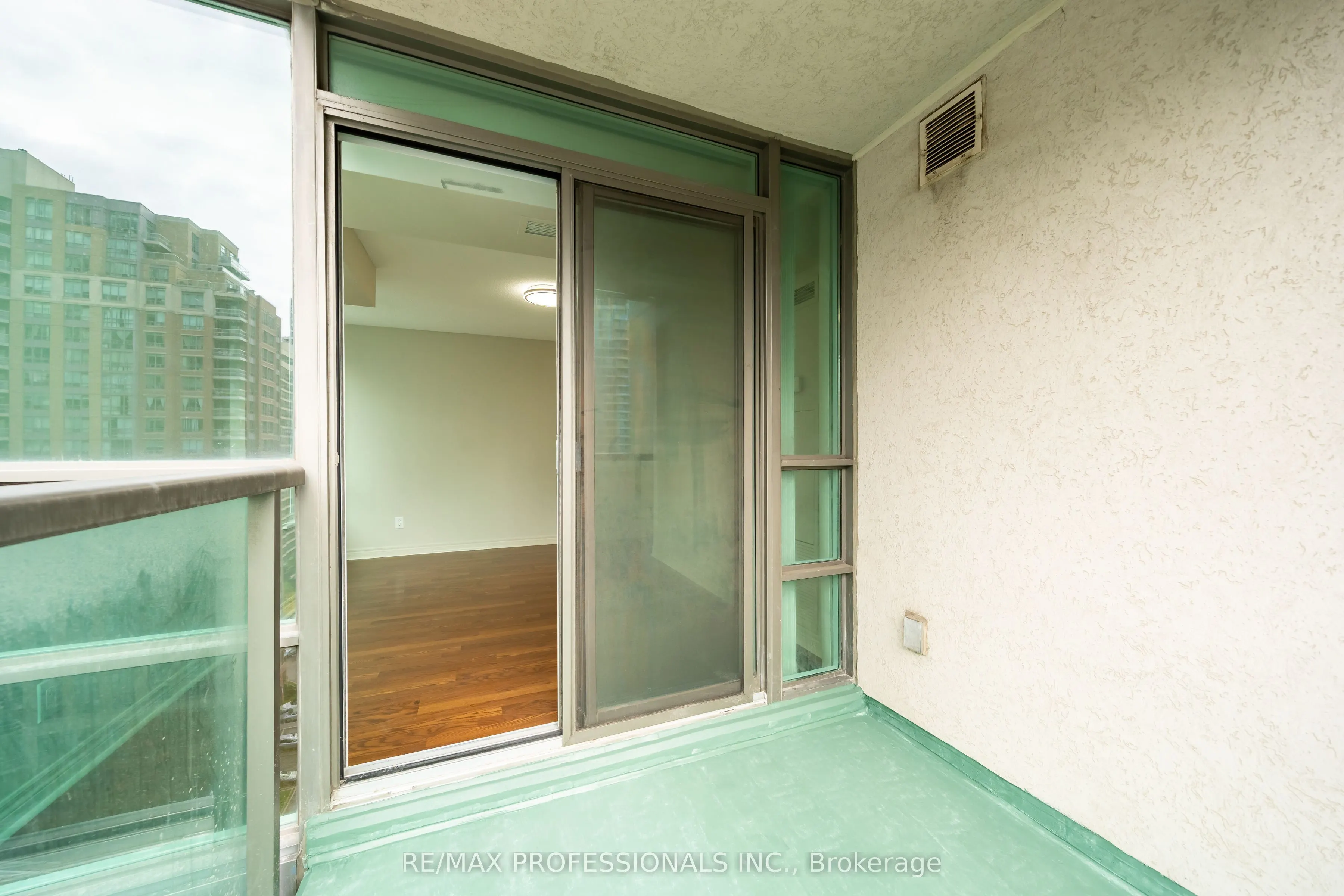 208 Enfield Place, #1703