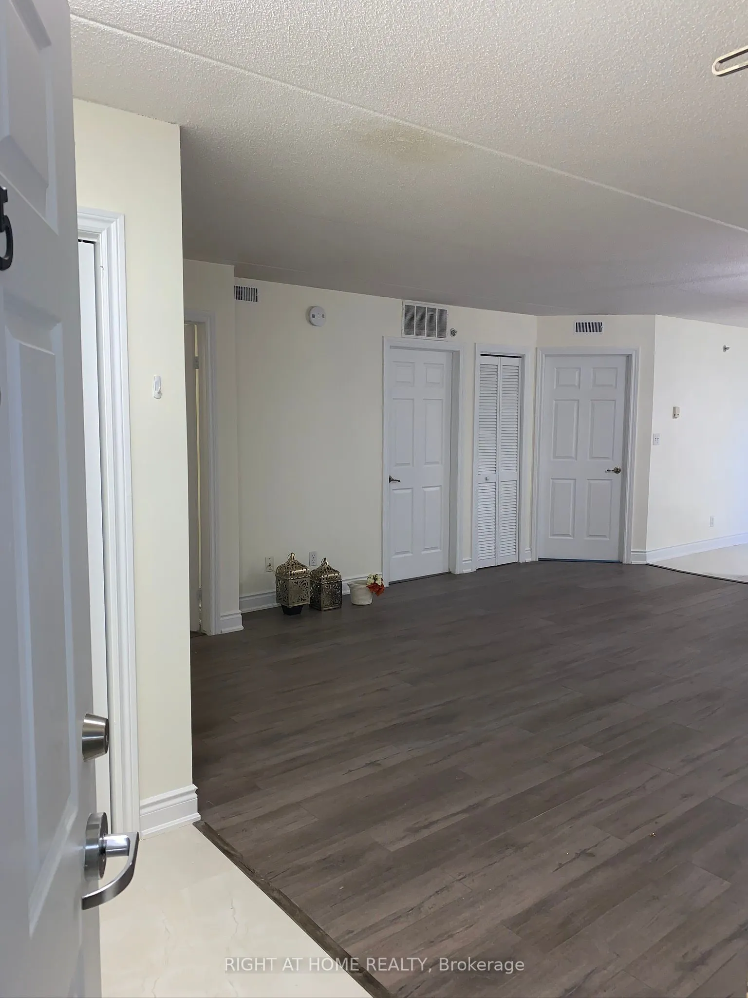 1480 Bishops Gate E, #105